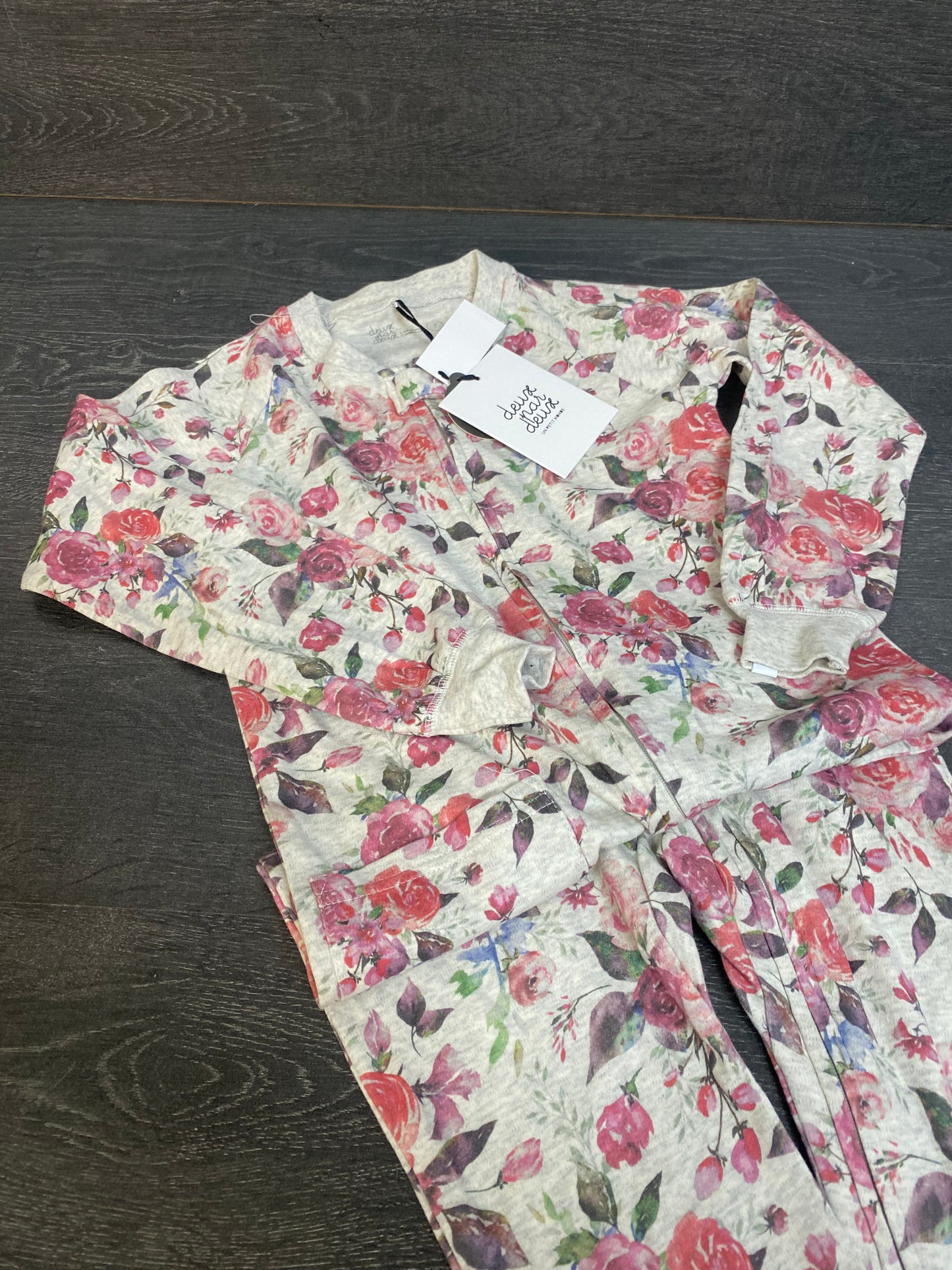 Pyjama - 2 par 2 - neuf - 7 ans - one piece