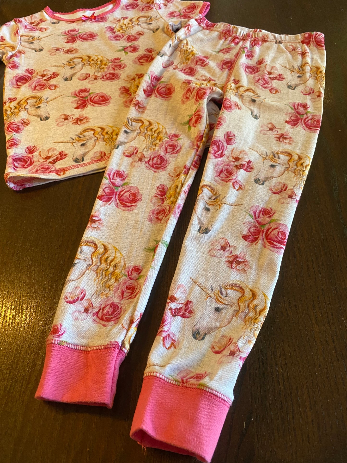 Reservé - cassandra biron - Friperie - 2x2 - pyjama - 6 ans