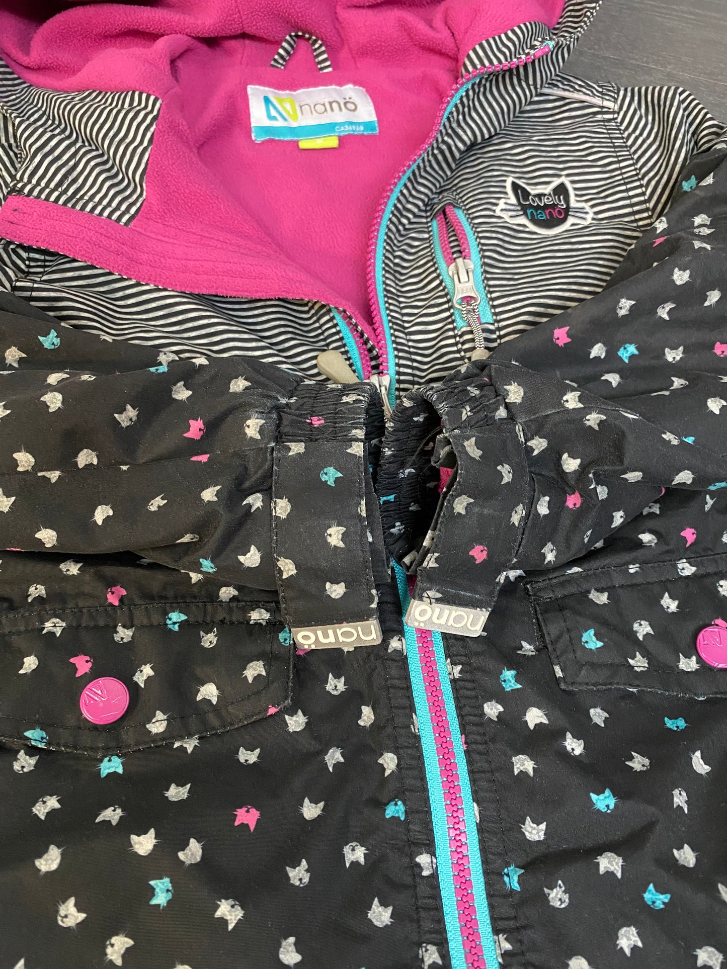 Friperie - manteau automne - noir et fuschia - nano - 5 ans