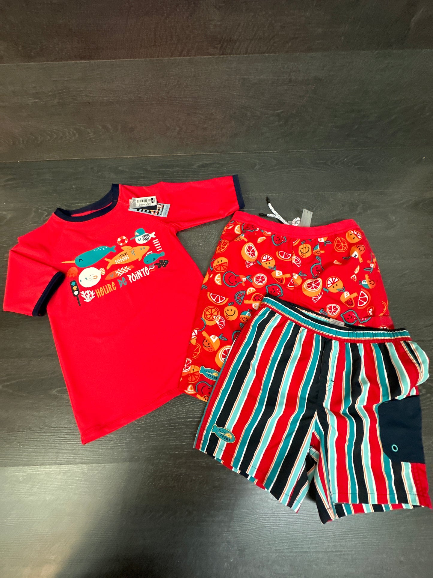 trio rashguard et 2 shorts maillot 12 ans