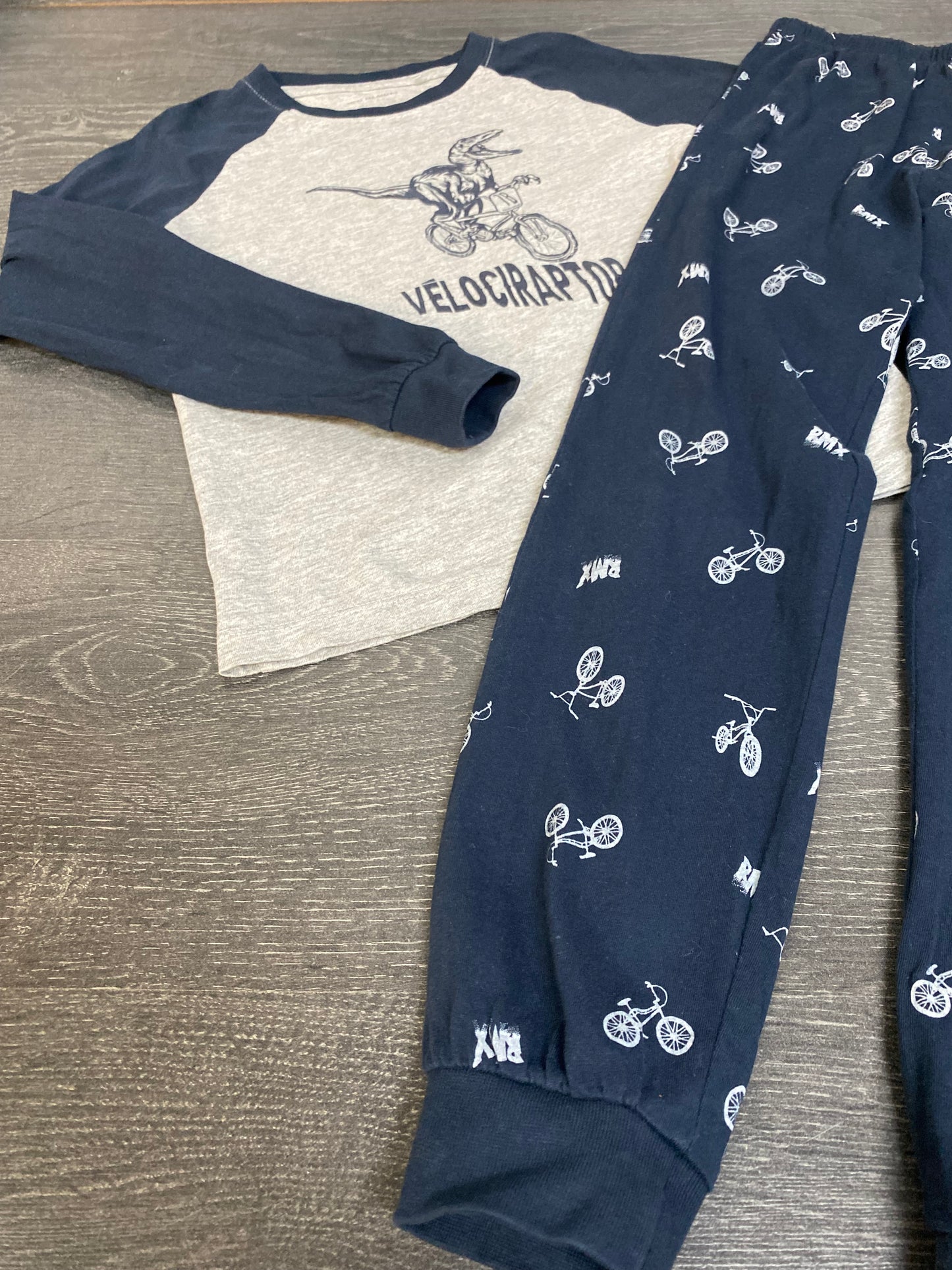 Friperie - pyjama Tag - 7 ans -