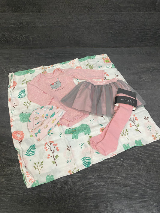 Petite boite de naissance - 3-6 mois - 50$