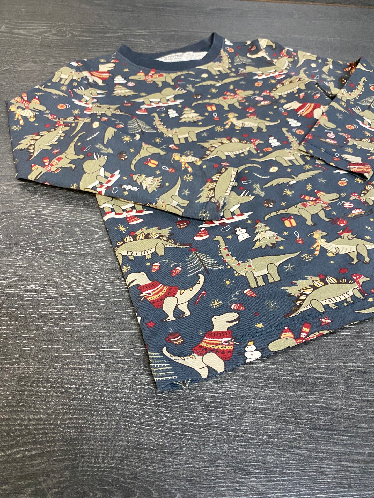 Friperie - comme neuf - manches longues - 7 ans - minimo