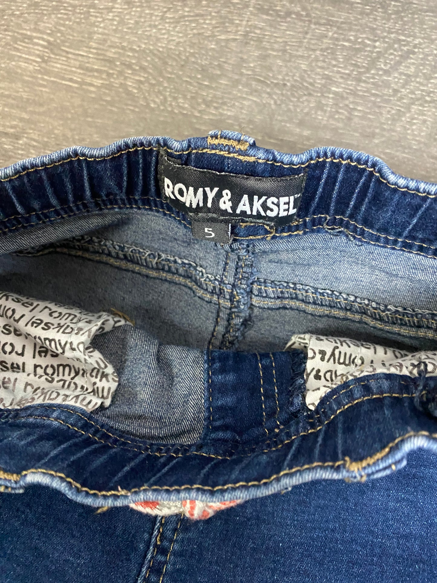 Romy et aksel - jeans - comme neuf - 5 ans