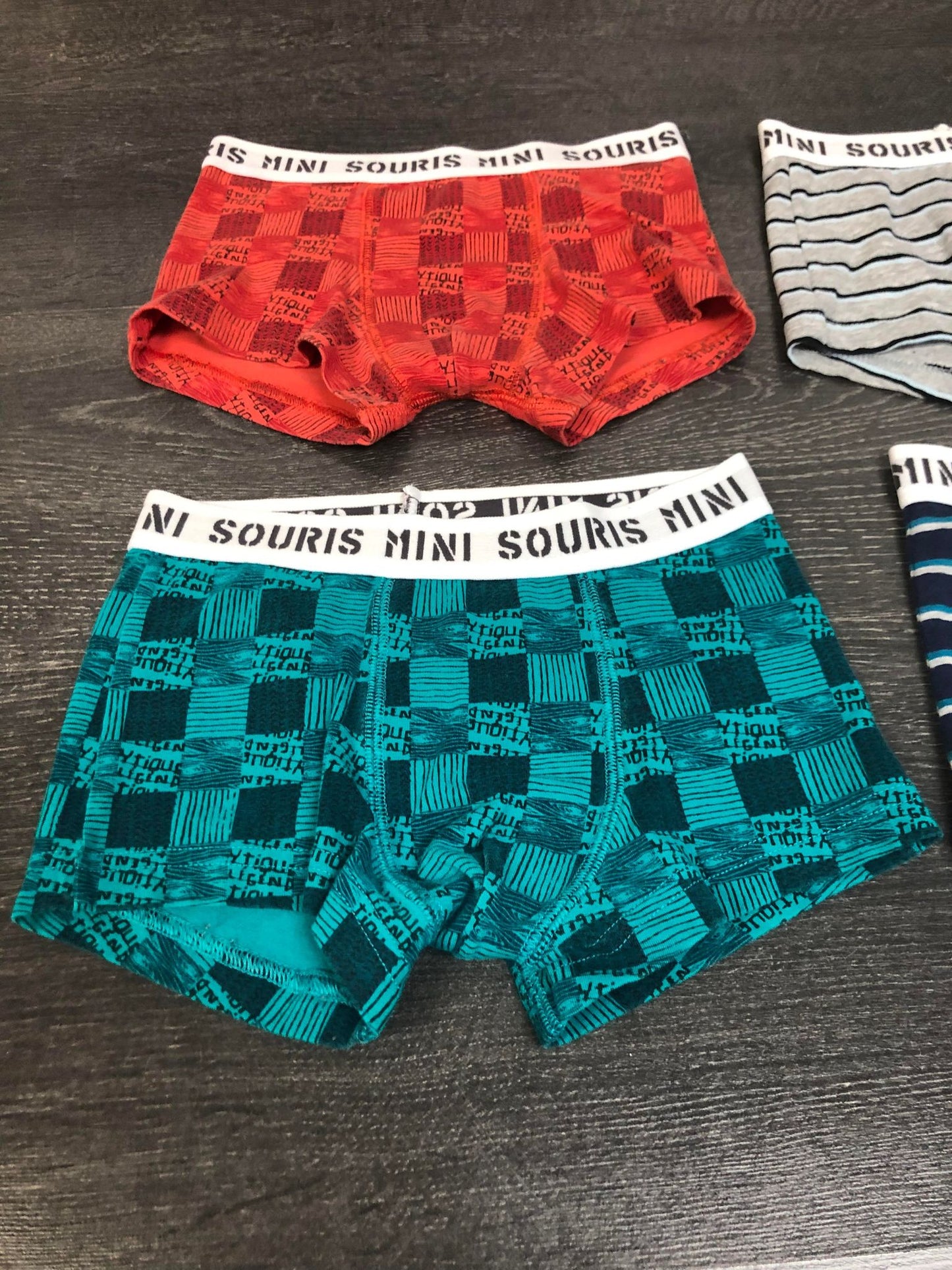 FRIPERIE - Lot 4 boxers - Souris mini - 5-6 ans