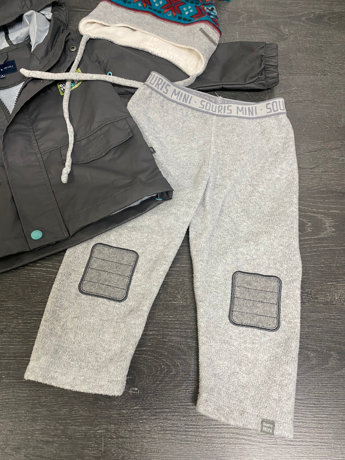 Friperie - veste de pluie - pantalon polar et tuque polar - 3 ans