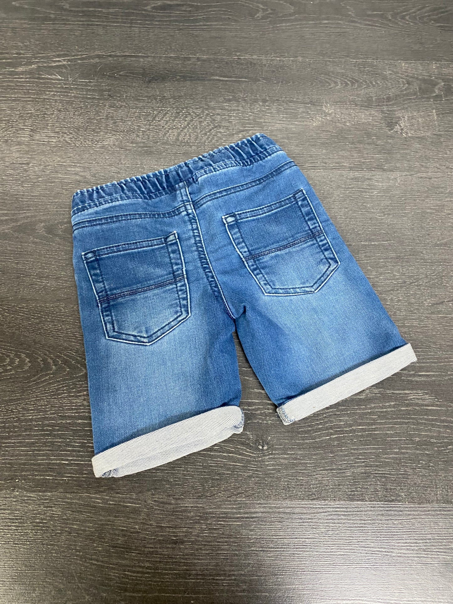 Friperie - short - 4 ans - wifi