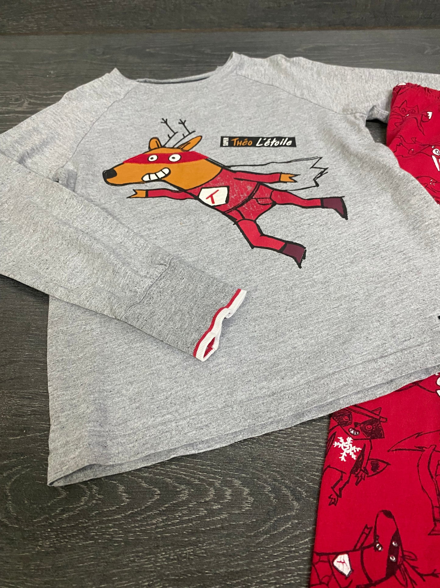 Friperie - mini qq chose sur un genou - souris mini - 5 ans - pyjama