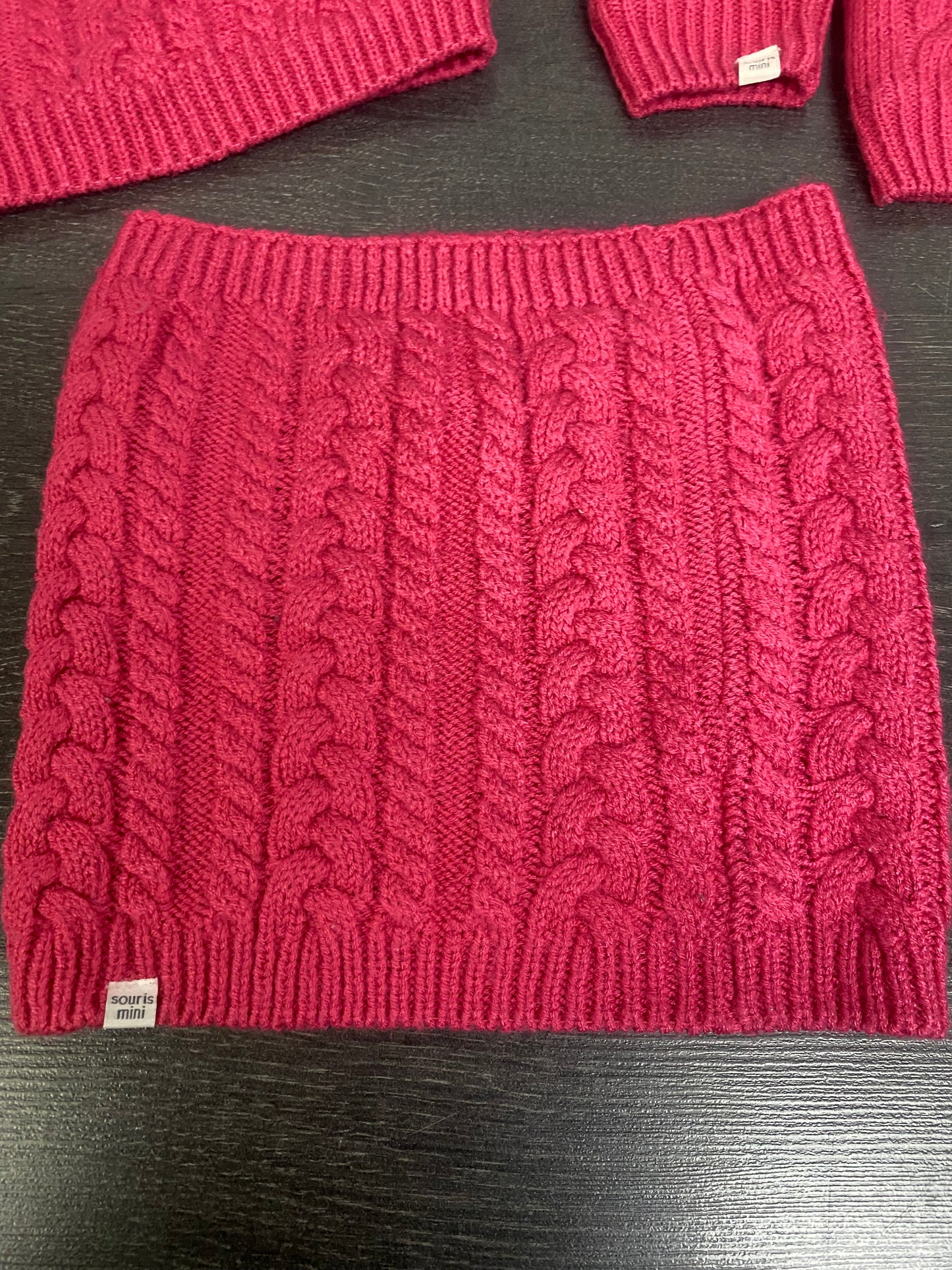 Friperie - tuque, cache cou et mitts - semble etre 2-5 enfant - souris mini