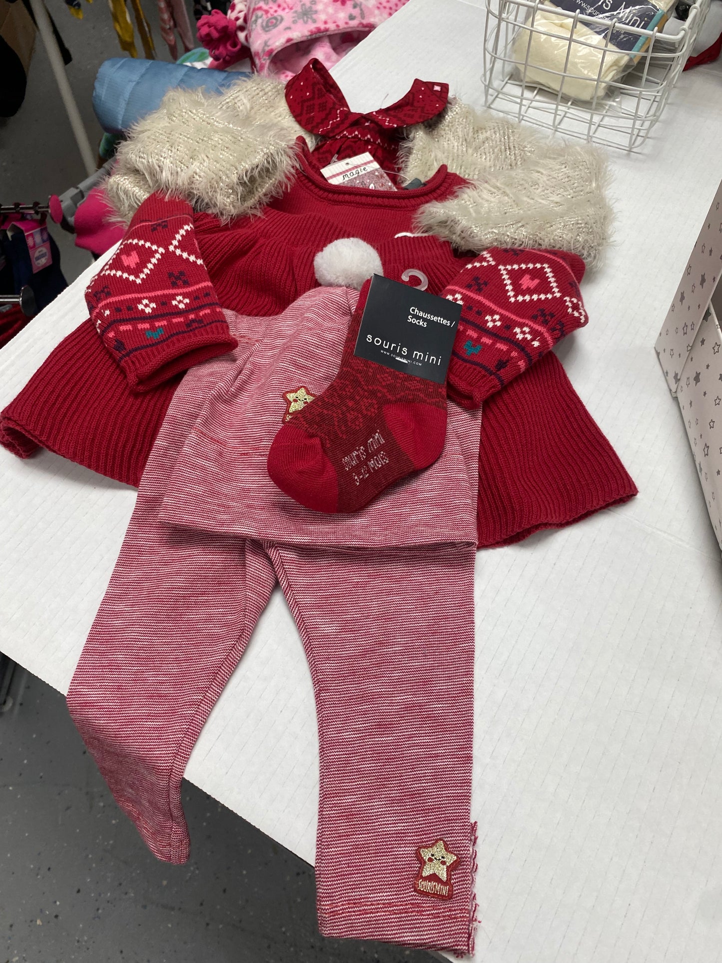 Petit lot 6-9 mois - souris mini - 5 mcx et 2 acc - promo 40$