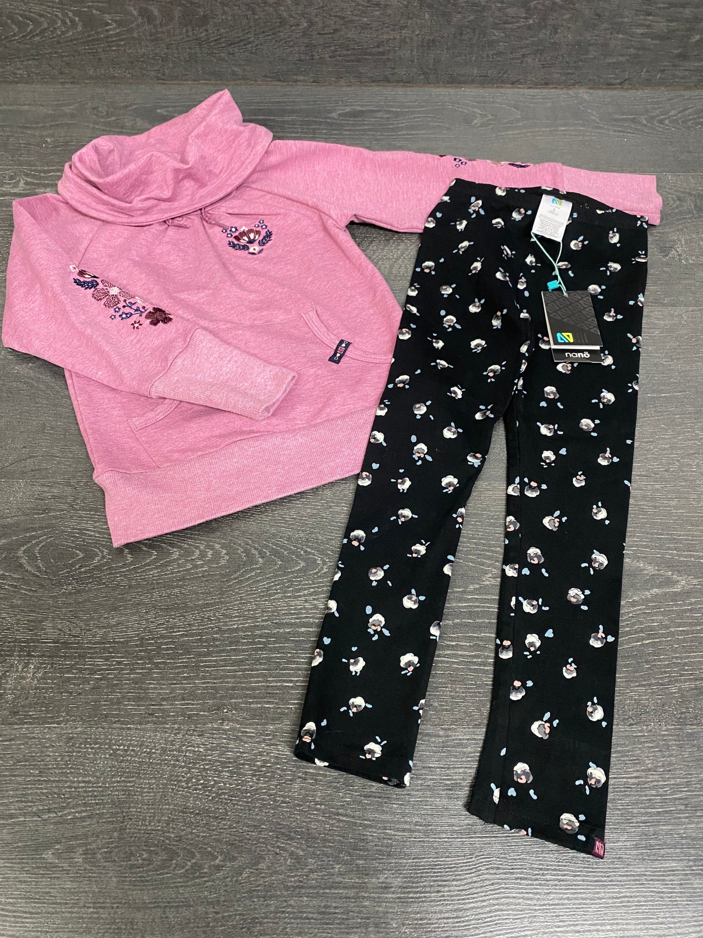 Vendu en boutique - Neuf et usagé tres bel etat - mock neck et legging - 4 ans - nano