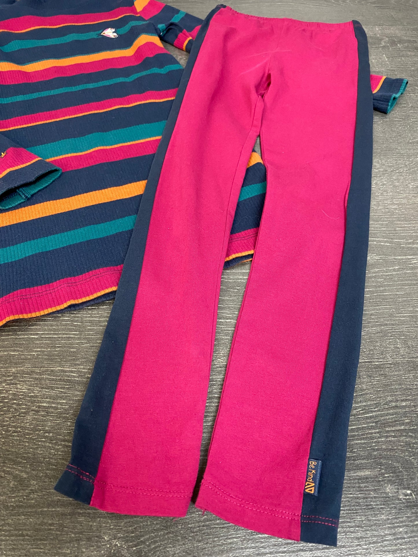 Friperie - robe et tunique - 7 ans - bel etat et comme neuf - nano