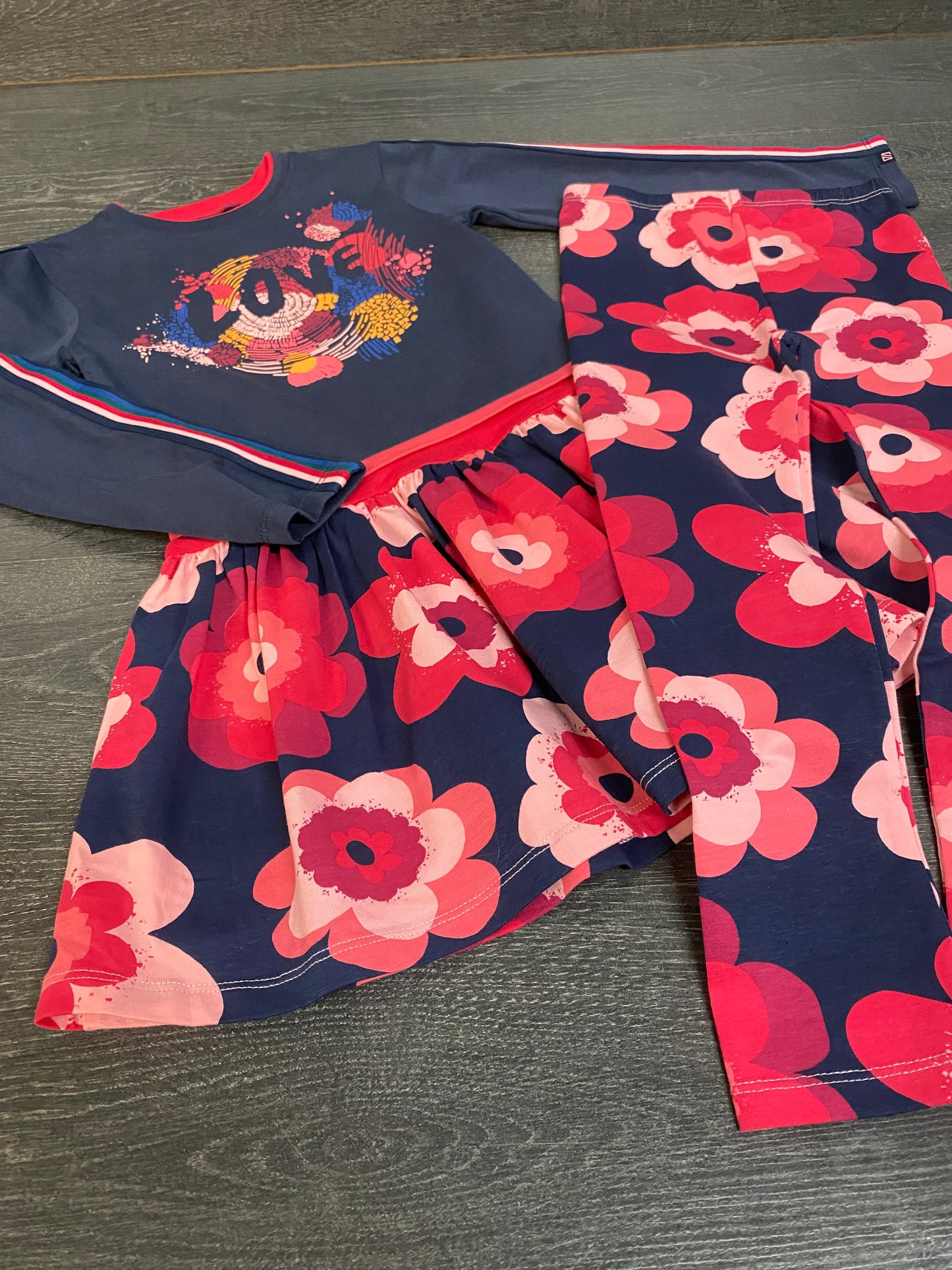 Reservé cassandra biron Neuve sans etiquette - robe et legging - 4 ans - nano -