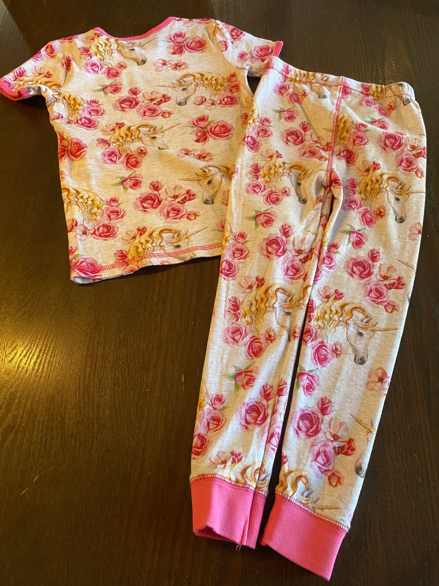 Reservé - cassandra biron - Friperie - 2x2 - pyjama - 6 ans