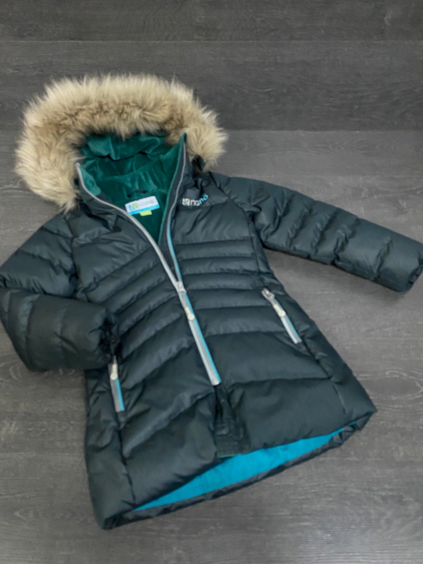 Friperie - manteau nano - 4 ans - hiver - tres bel etat