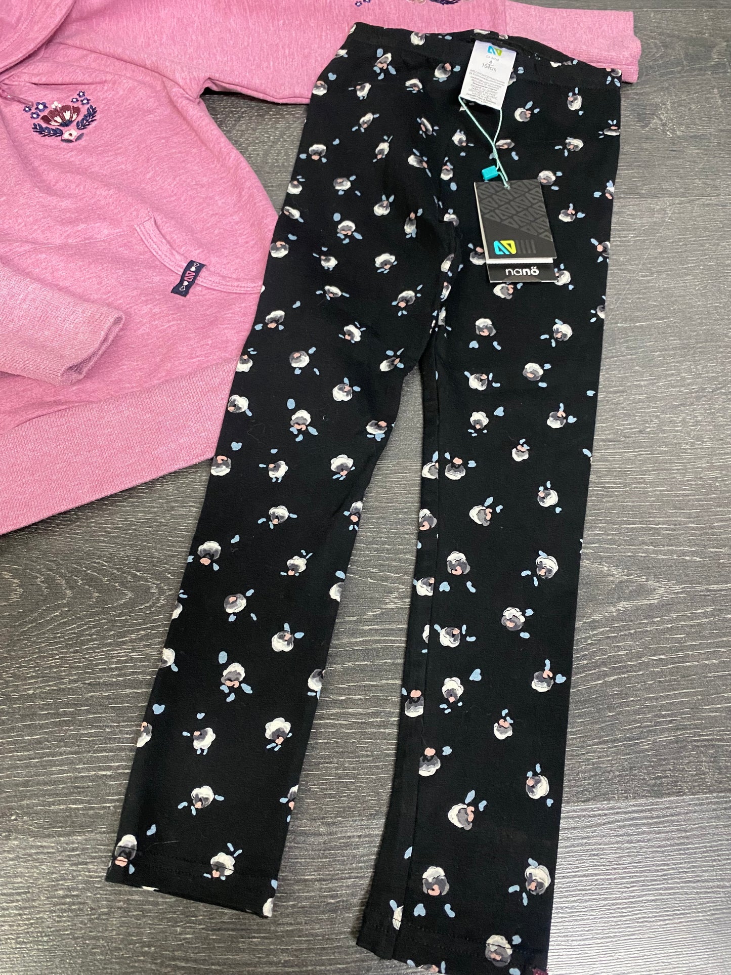 Vendu en boutique - Neuf et usagé tres bel etat - mock neck et legging - 4 ans - nano