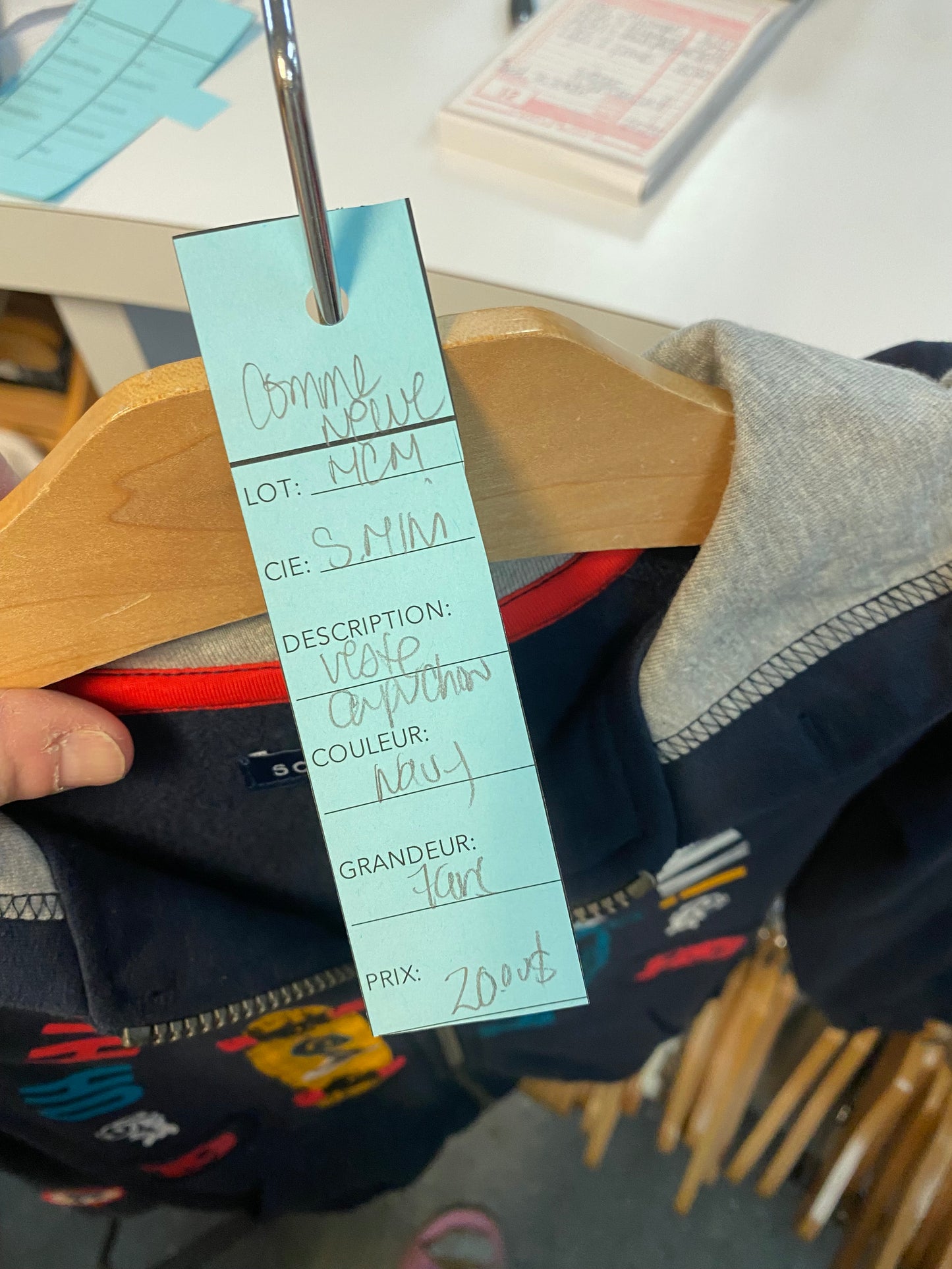 Comme neuve - veste souris mini - 7 ans