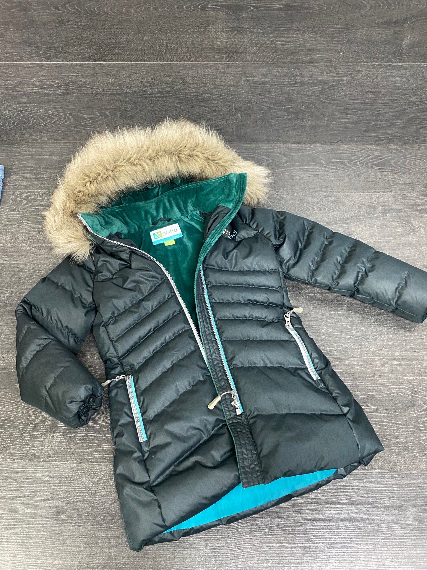 Friperie - manteau nano - 4 ans - hiver - tres bel etat