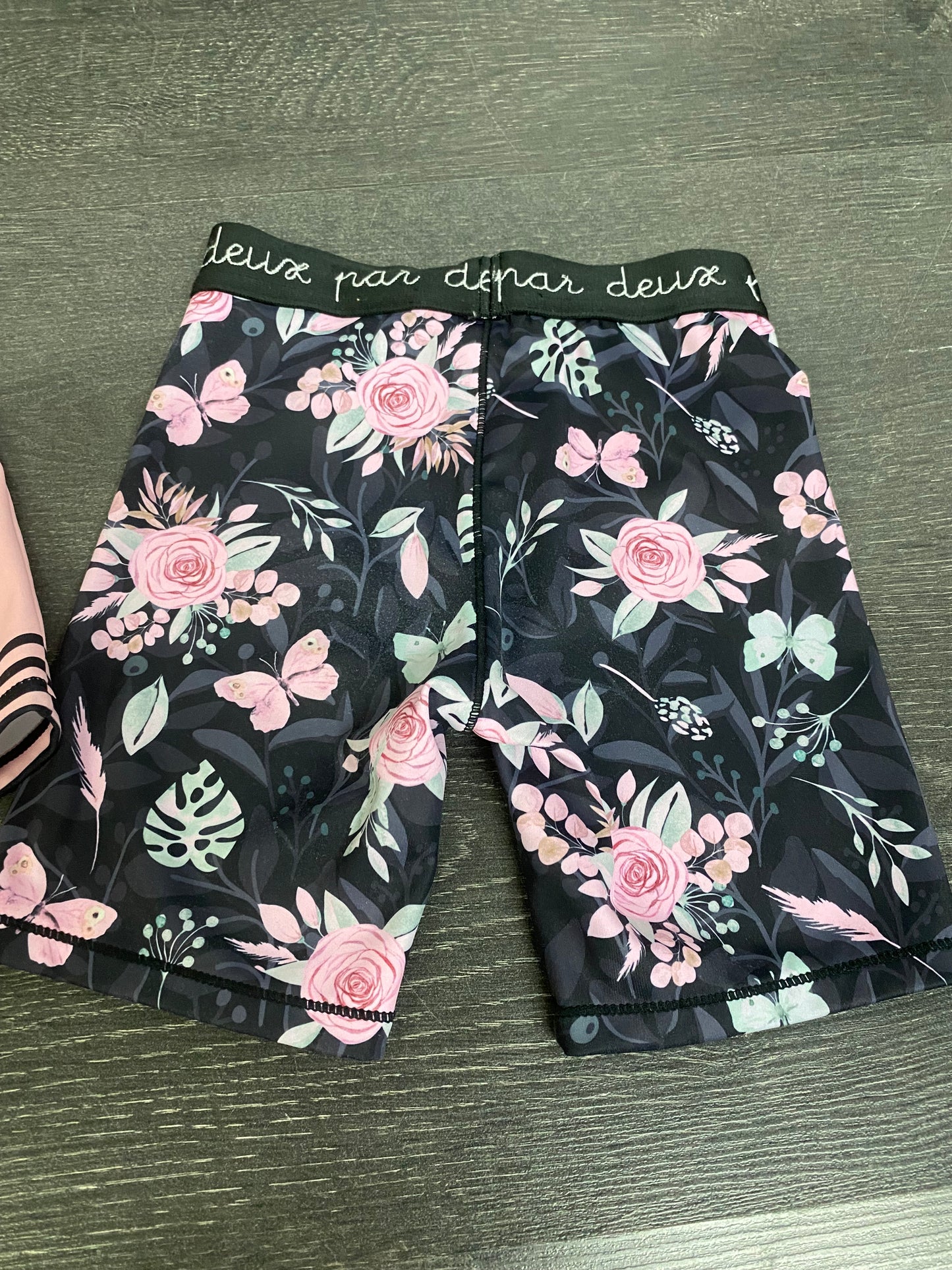 Friperie - 3-4 ans - deux par deux - bel etat - duo