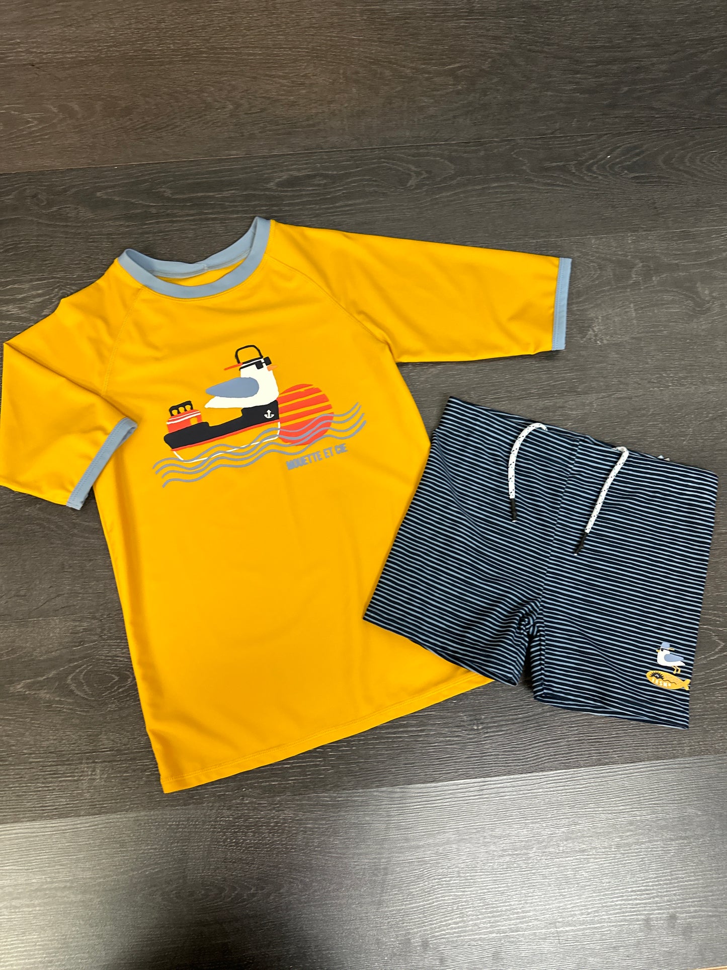 PROMO 30$ - duo rashguard et short maillot - 10 ans ou 12 ans