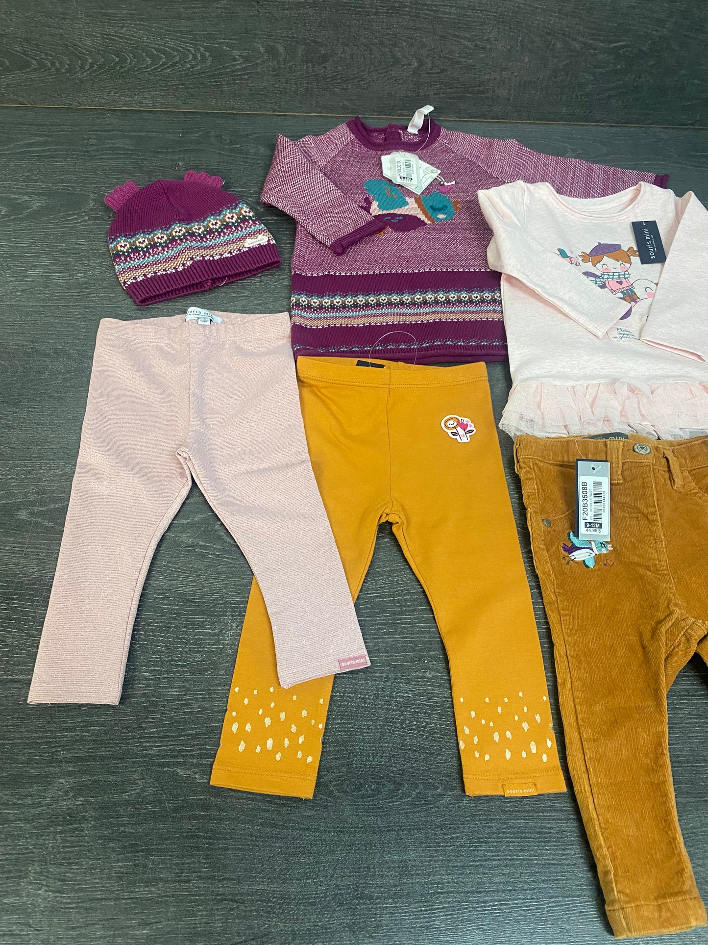Lot vetements et accessoires - 9-12 mois - 110$