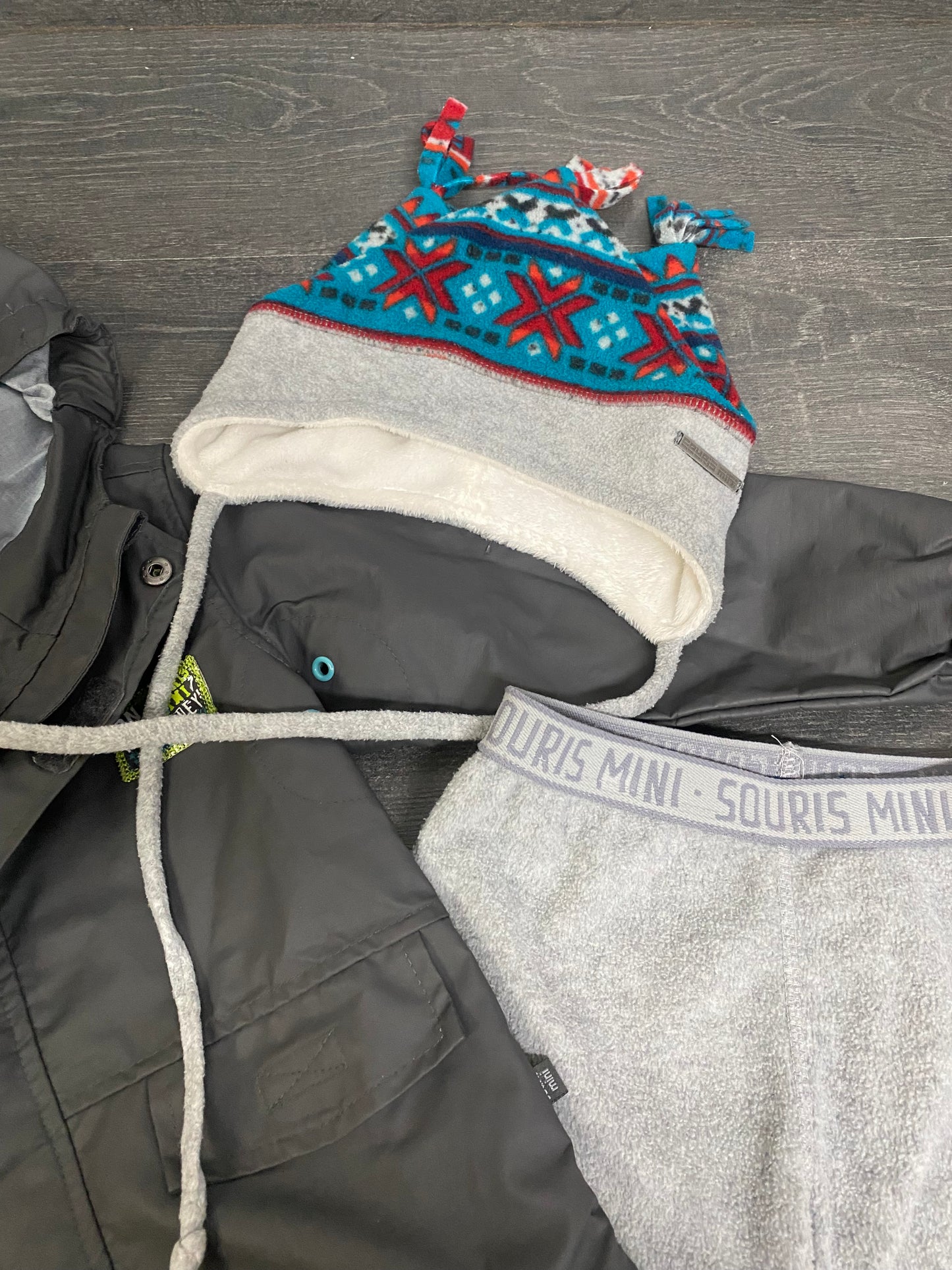 Friperie - veste de pluie - pantalon polar et tuque polar - 3 ans