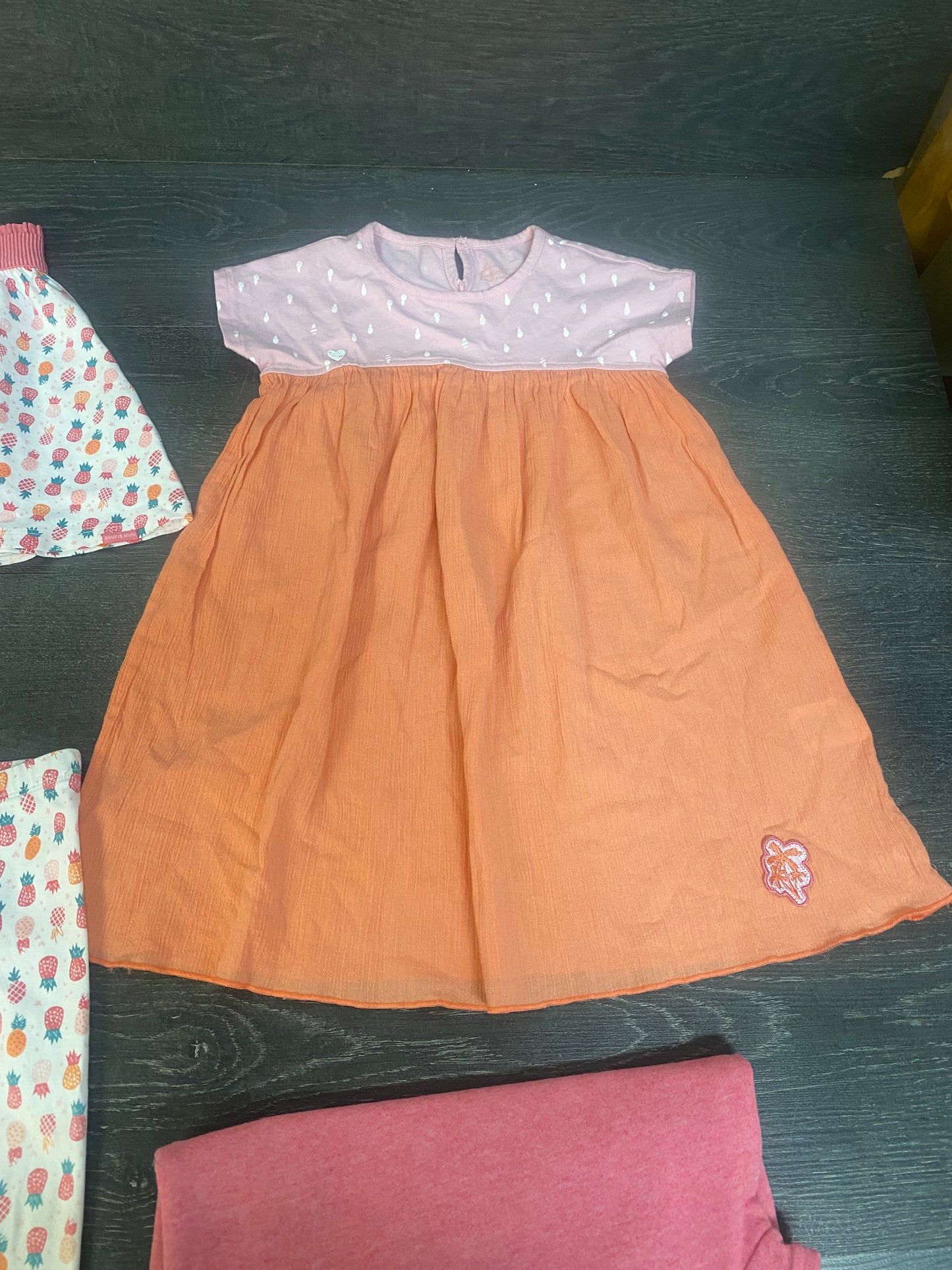 Friperie - comme neuf et usagé - 24 mois a 3 ans - lot ananas