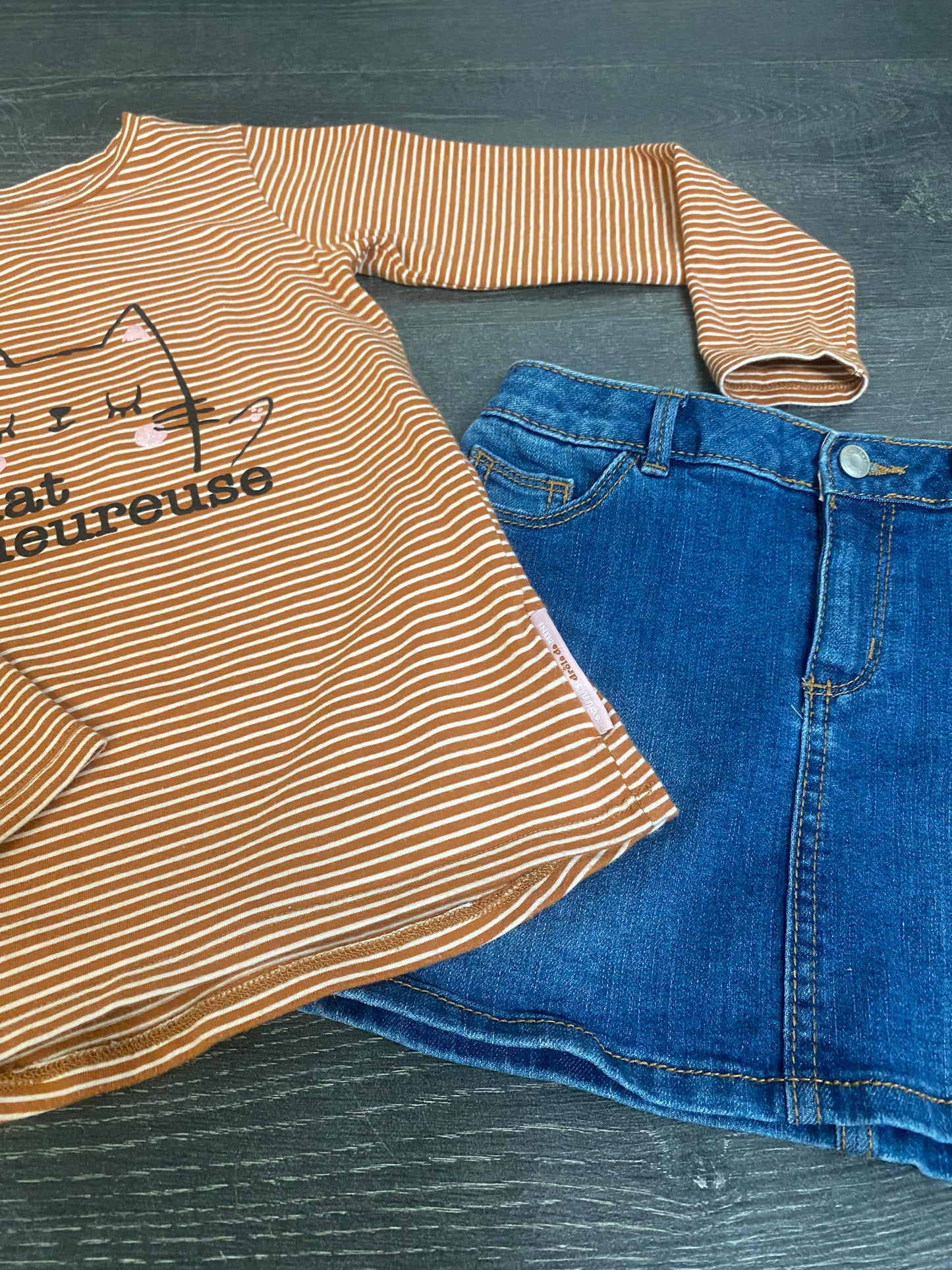 Friperie - jupe et gilet manche longues - comme neuf - 5 ans - souris mini et