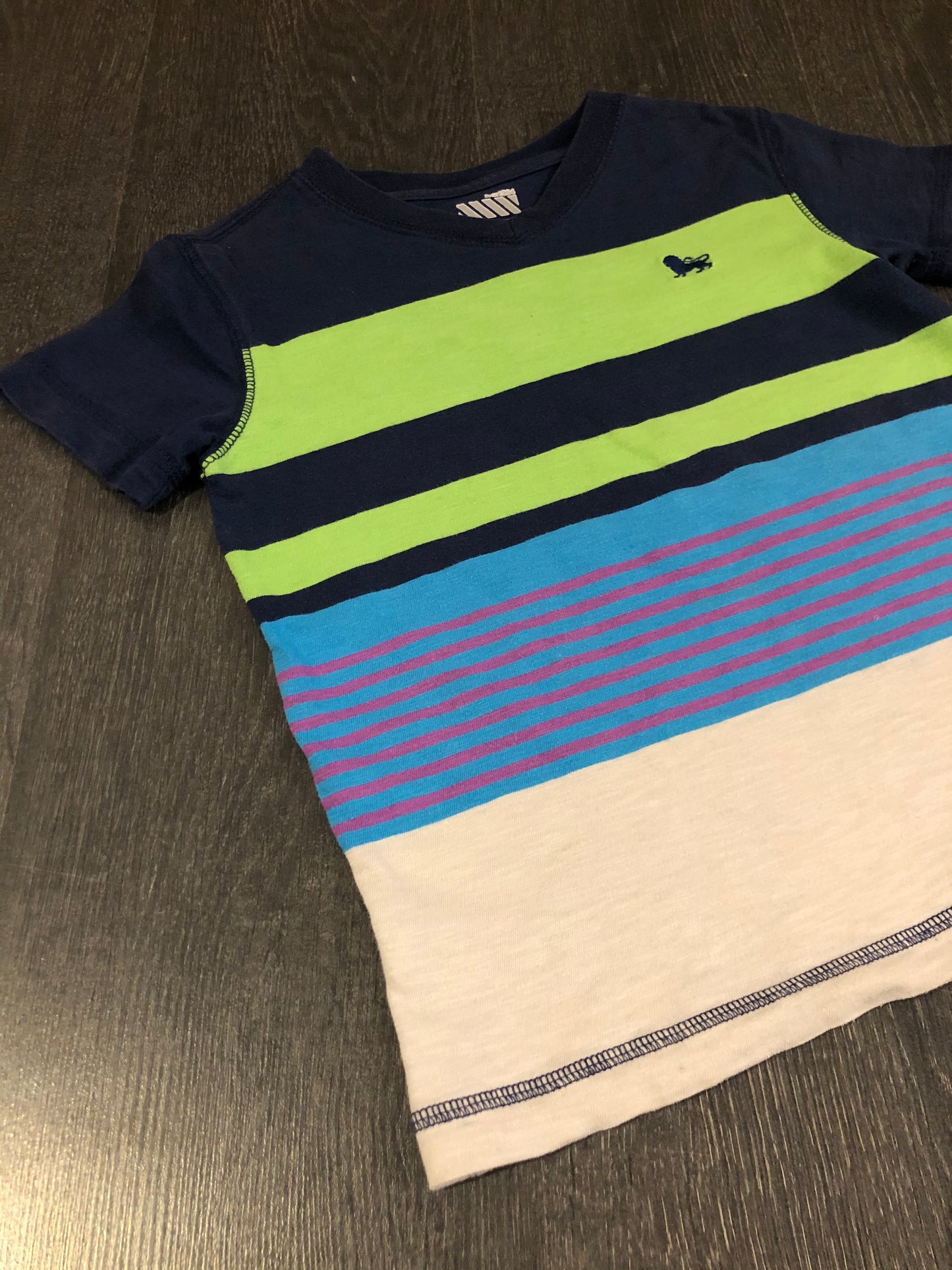 Chandail manches courtes - old navy - xs 5 ans