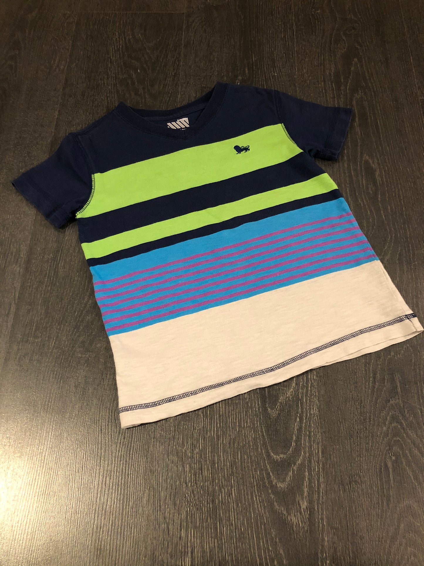Chandail manches courtes - old navy - xs 5 ans