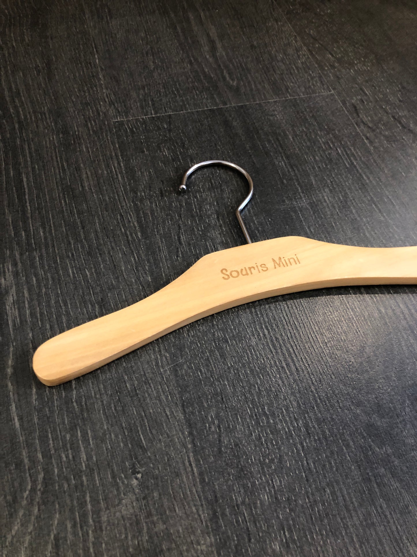 Cintre sans pince - format bebe - modele mince -