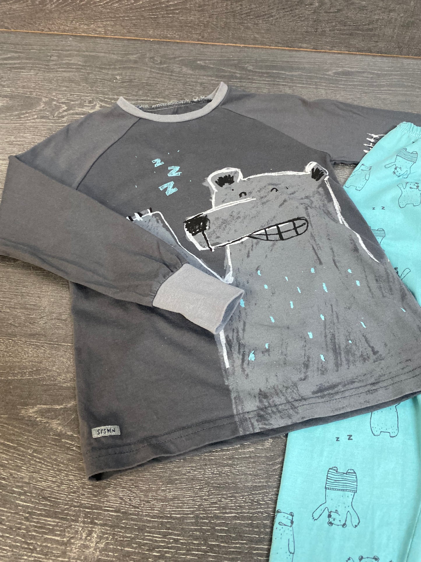 Friperie - pyjama - 6 ans - souris mini - tres bel etat