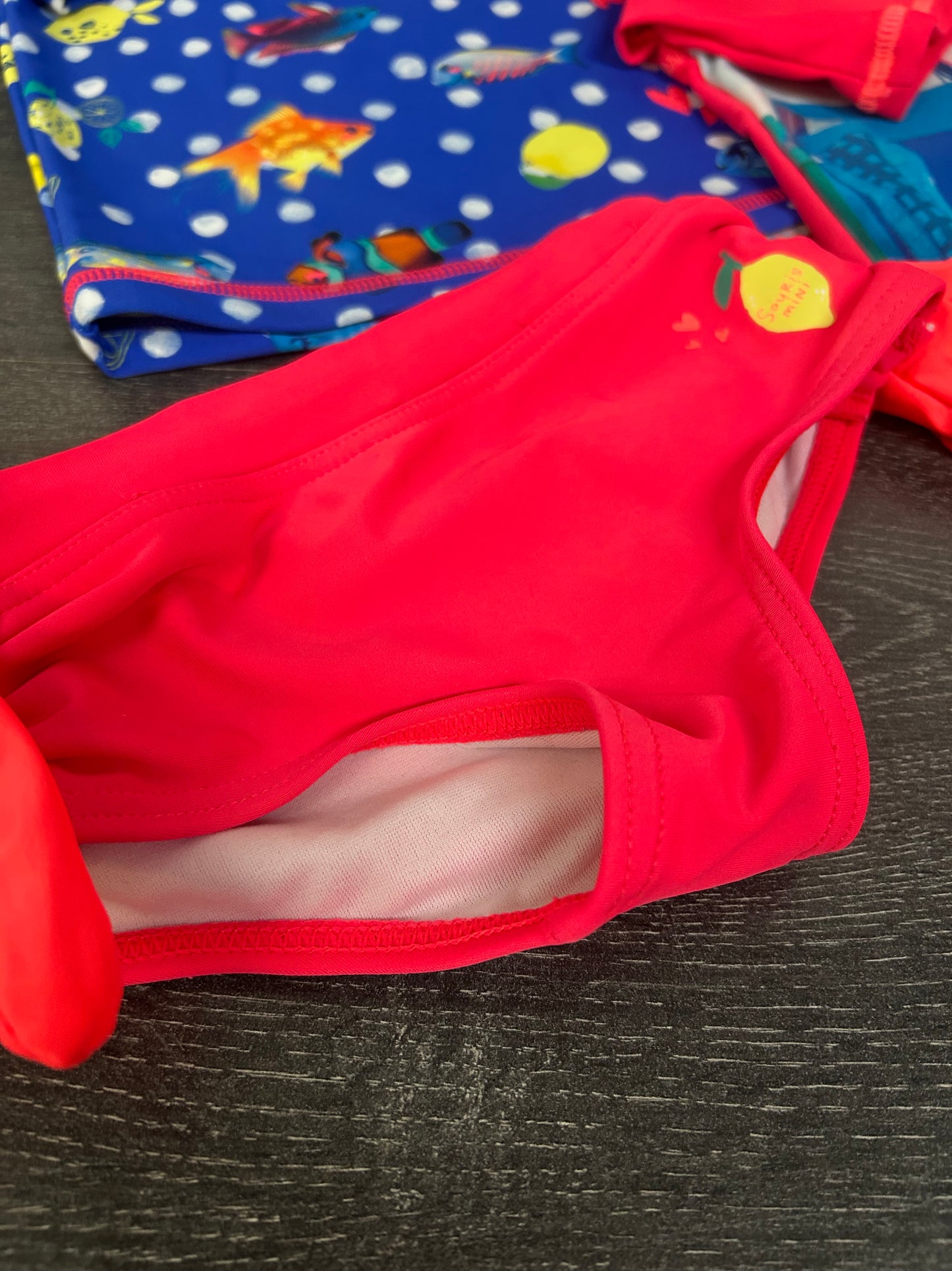 Neuf et usagé - 2 rashguard et culotte - 3 ans -