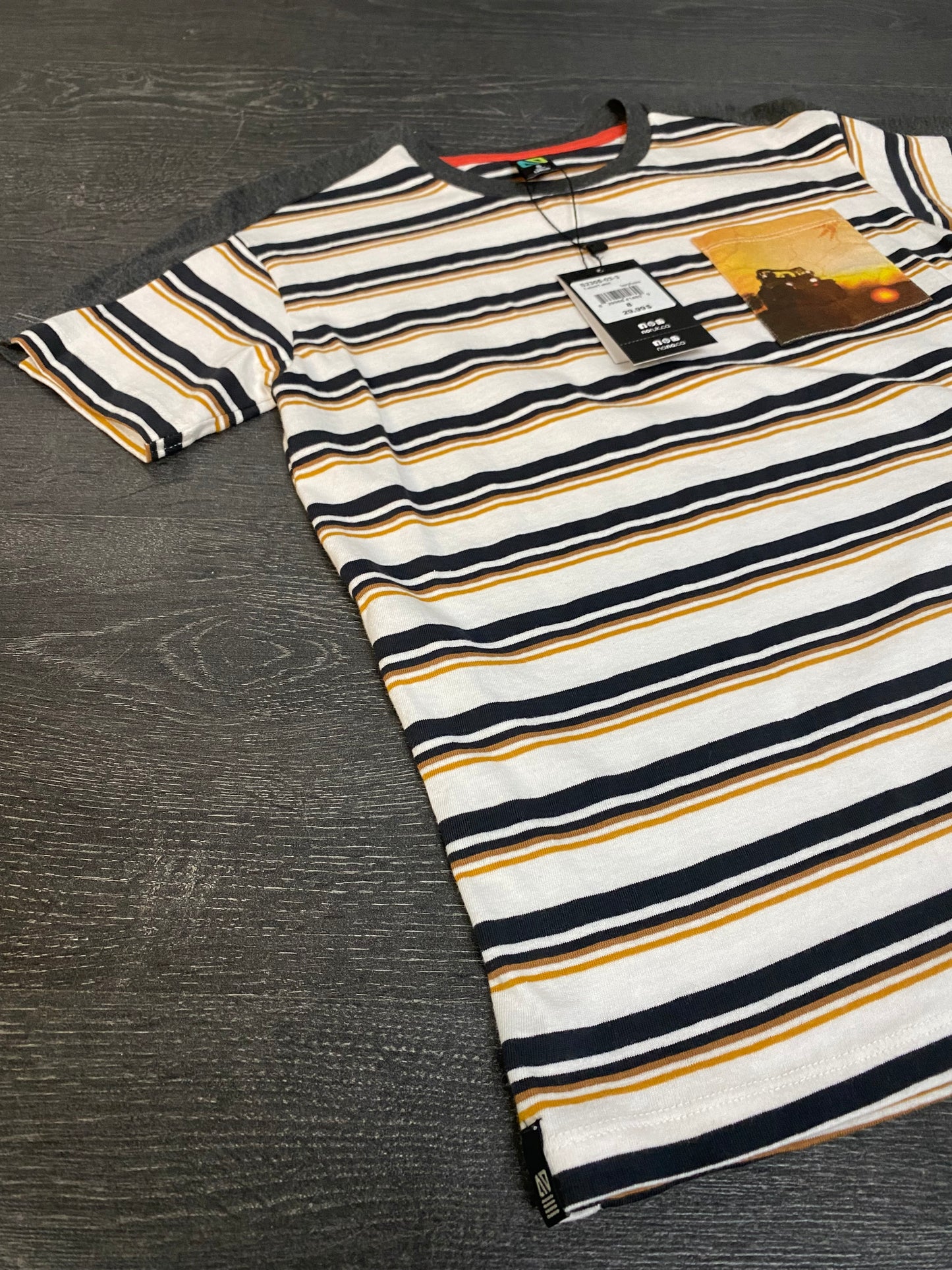 T-shirt nano - 8 ans - neuf