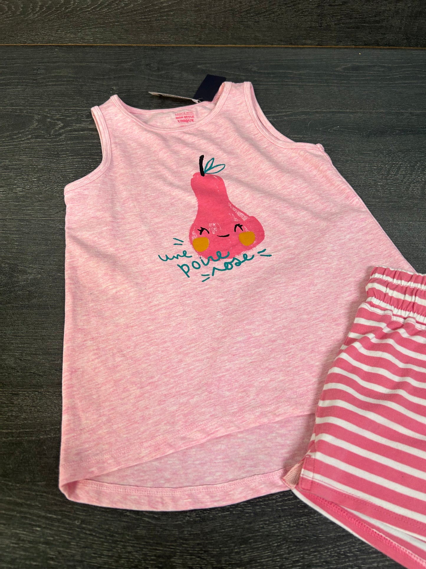 Neuf et usagé - Souris Mini - 5 ans - camisole neuve - short usagé tres bel état -