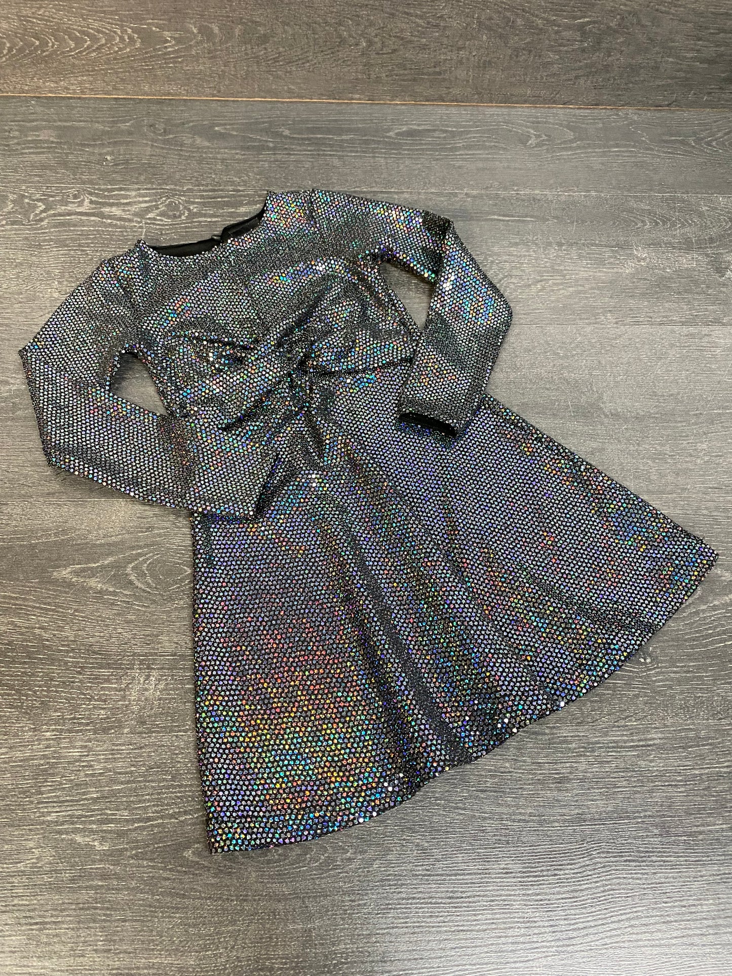 Friperie comme neuve - robe brillante - 7 ans - zara -