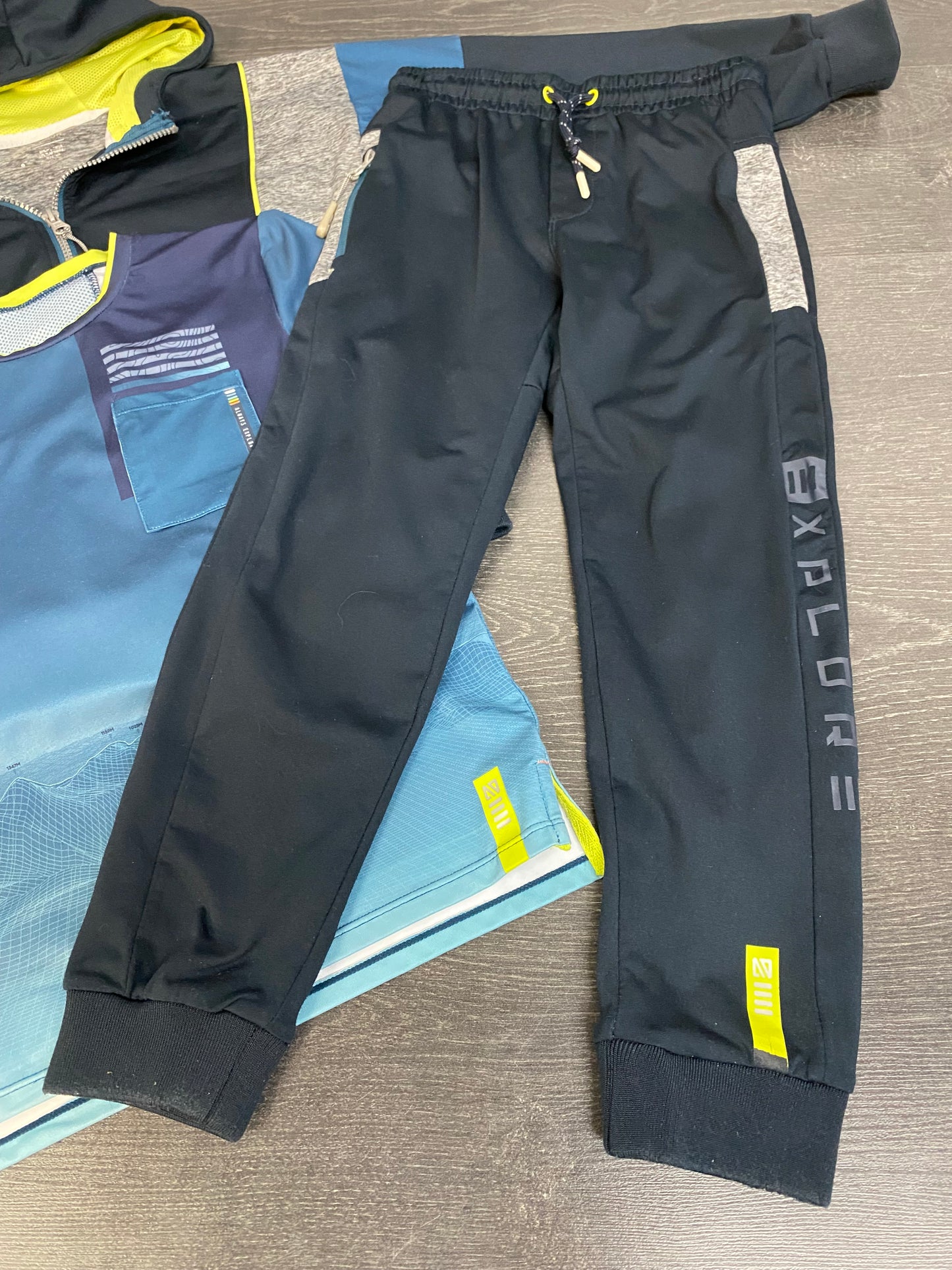 Friperie - ensemble sport 3 mcx - nano - 8 ans