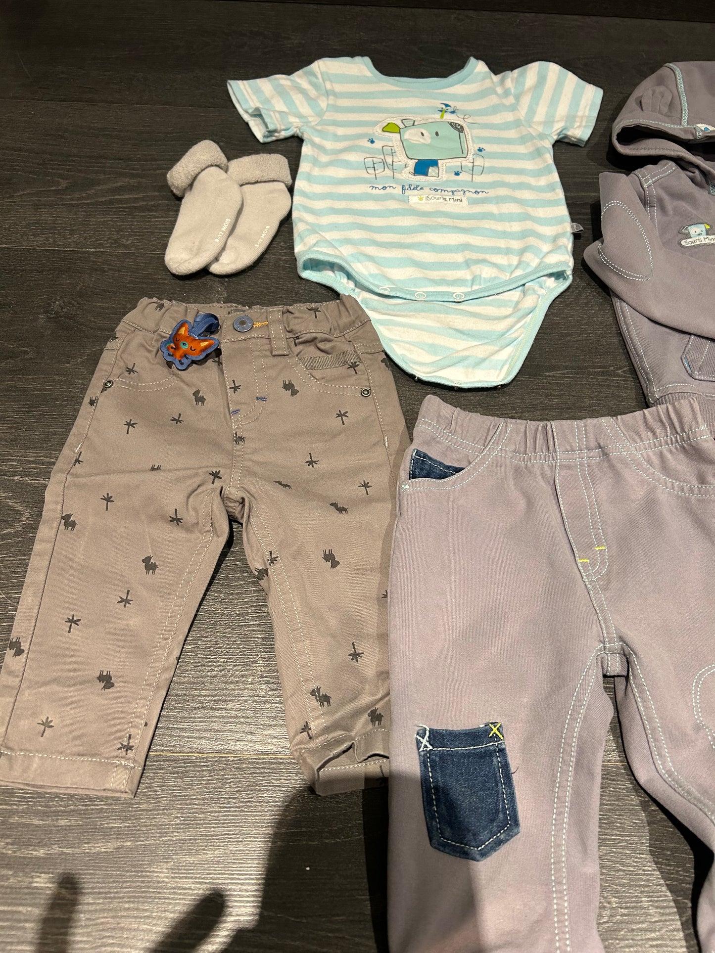 Reservé - Neuf et usagé - petit lot en 6-9 mois - Souris Mini -