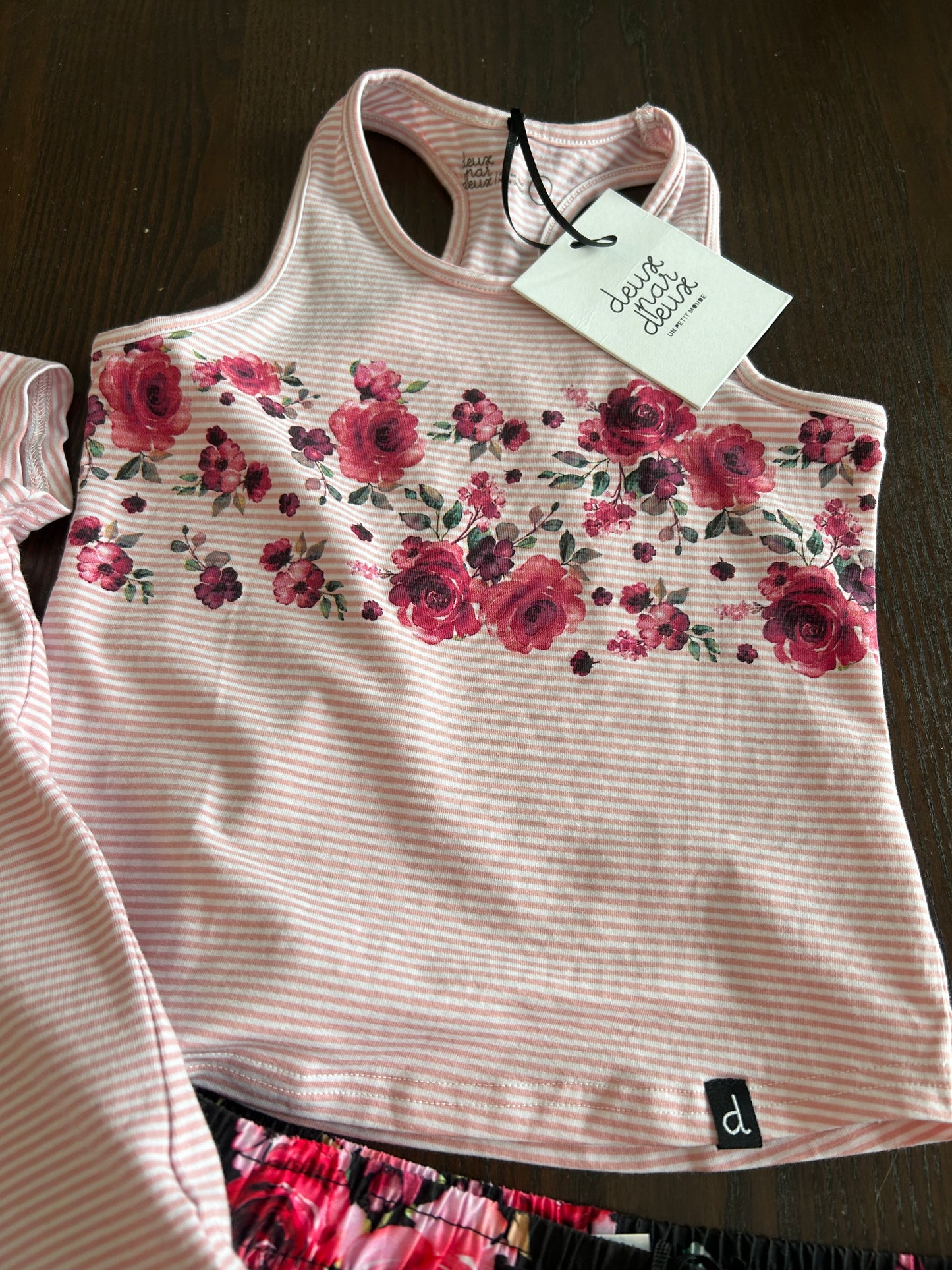 Neuf et usagé - short- cami et t shirt - 6 ans -