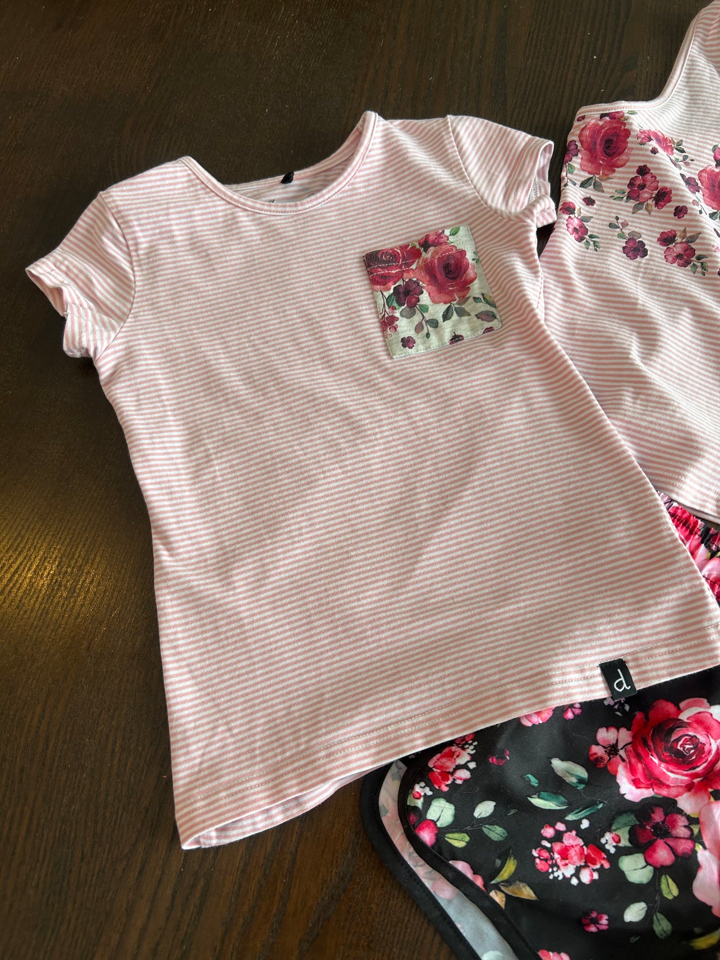 Neuf et usagé - short- cami et t shirt - 6 ans -
