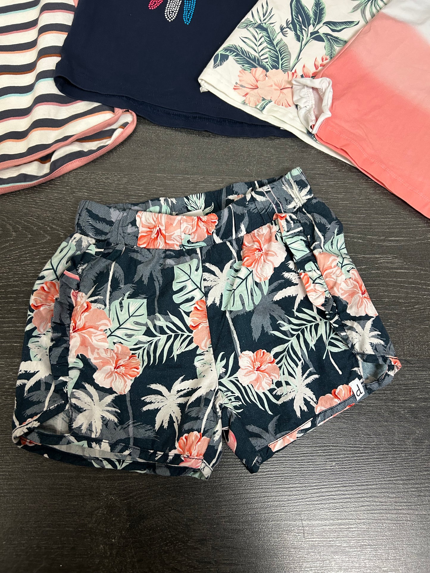Reservé - I.s. Neuf, comme neuf et usagé - 6 ans - nano, 2x2 et h&m