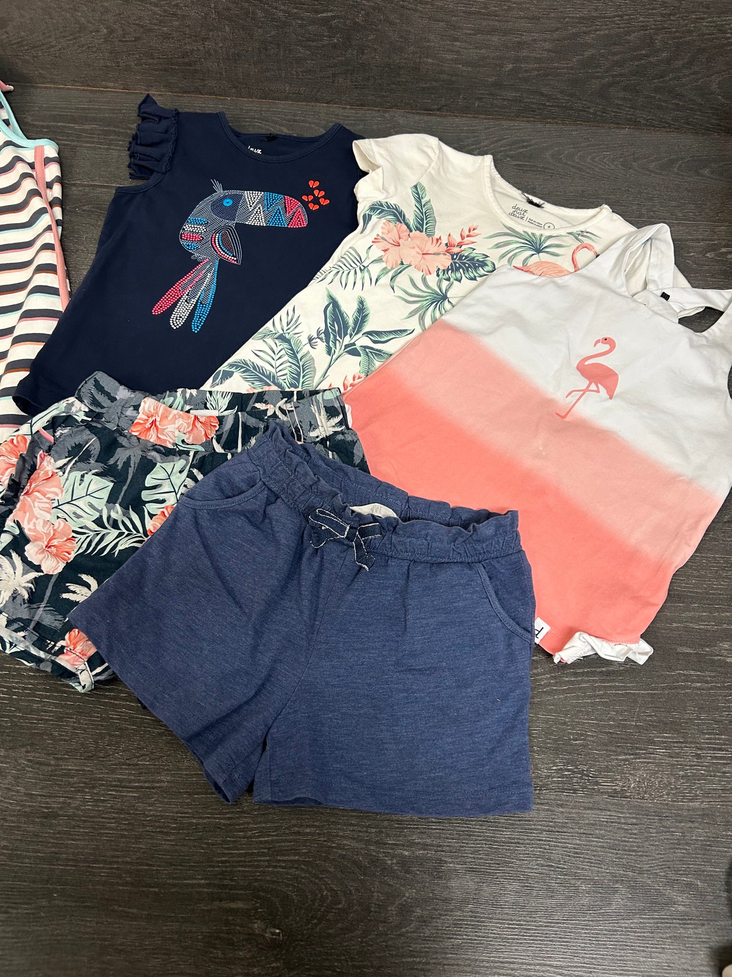Reservé - I.s. Neuf, comme neuf et usagé - 6 ans - nano, 2x2 et h&m
