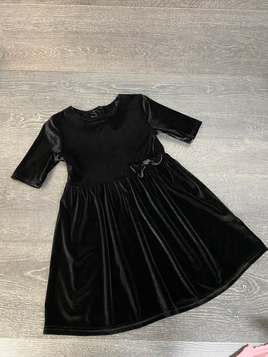 Friperie - robe de velours noire - chat botté - 5 ans