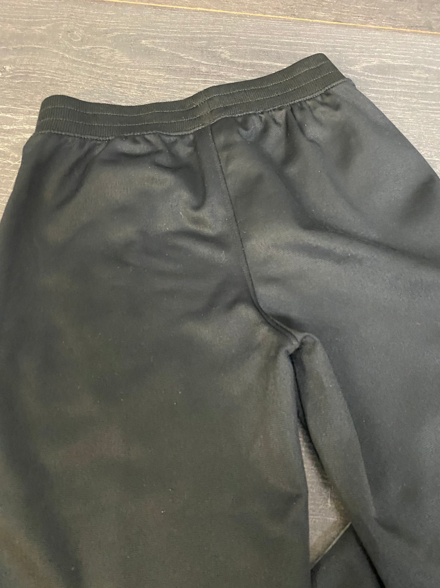 Friperie - pantalon sport - under armour - 7 ans