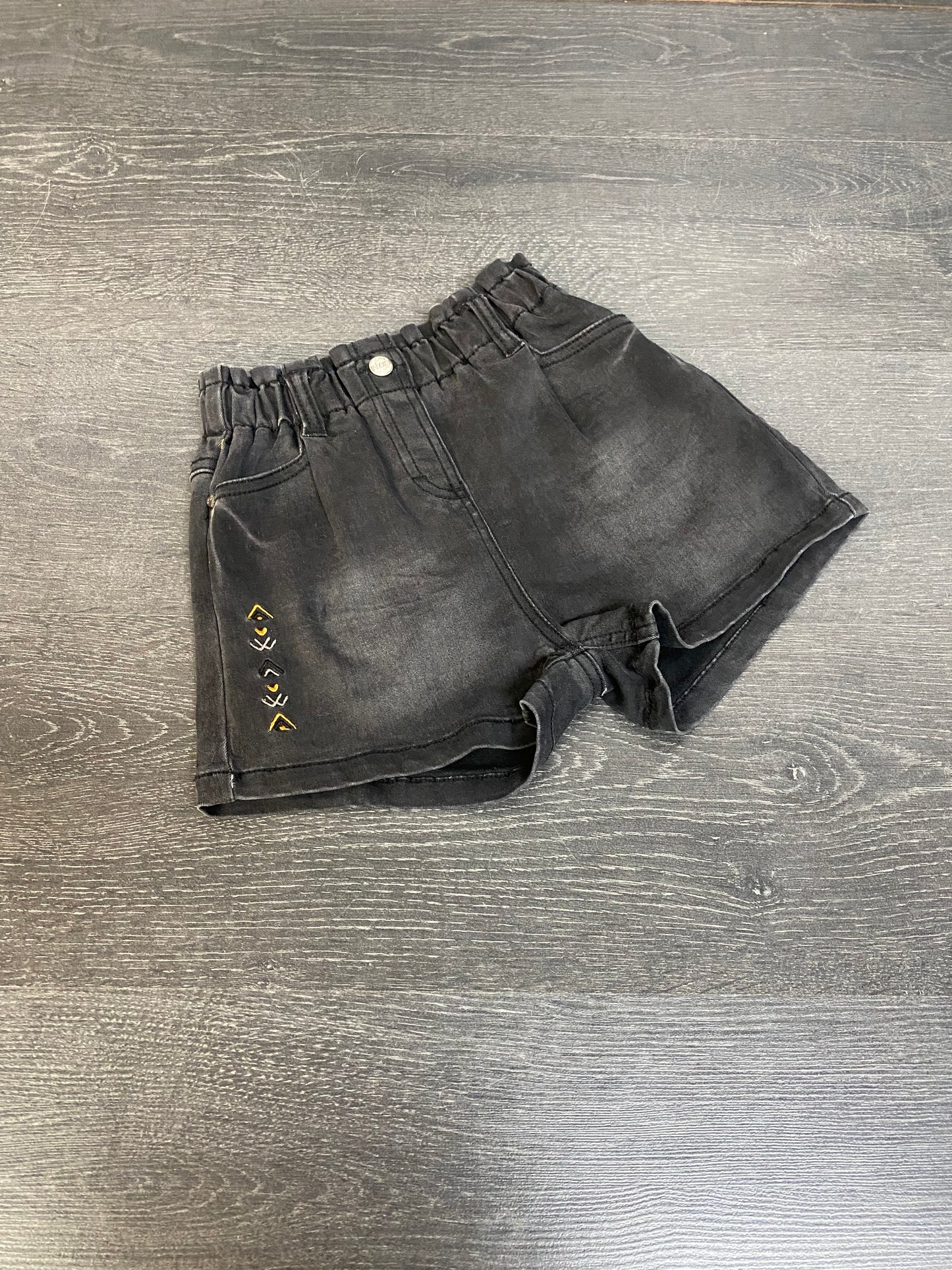 Vendu Sandra dufour = Friperie - short - souris mini - 6 ans