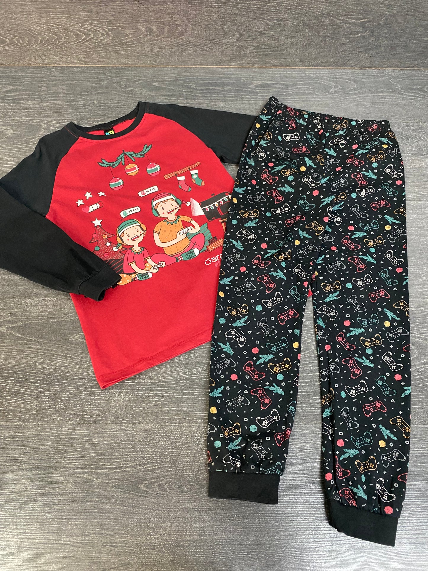 Friperie - pyjama - noel - 7 ans - nano