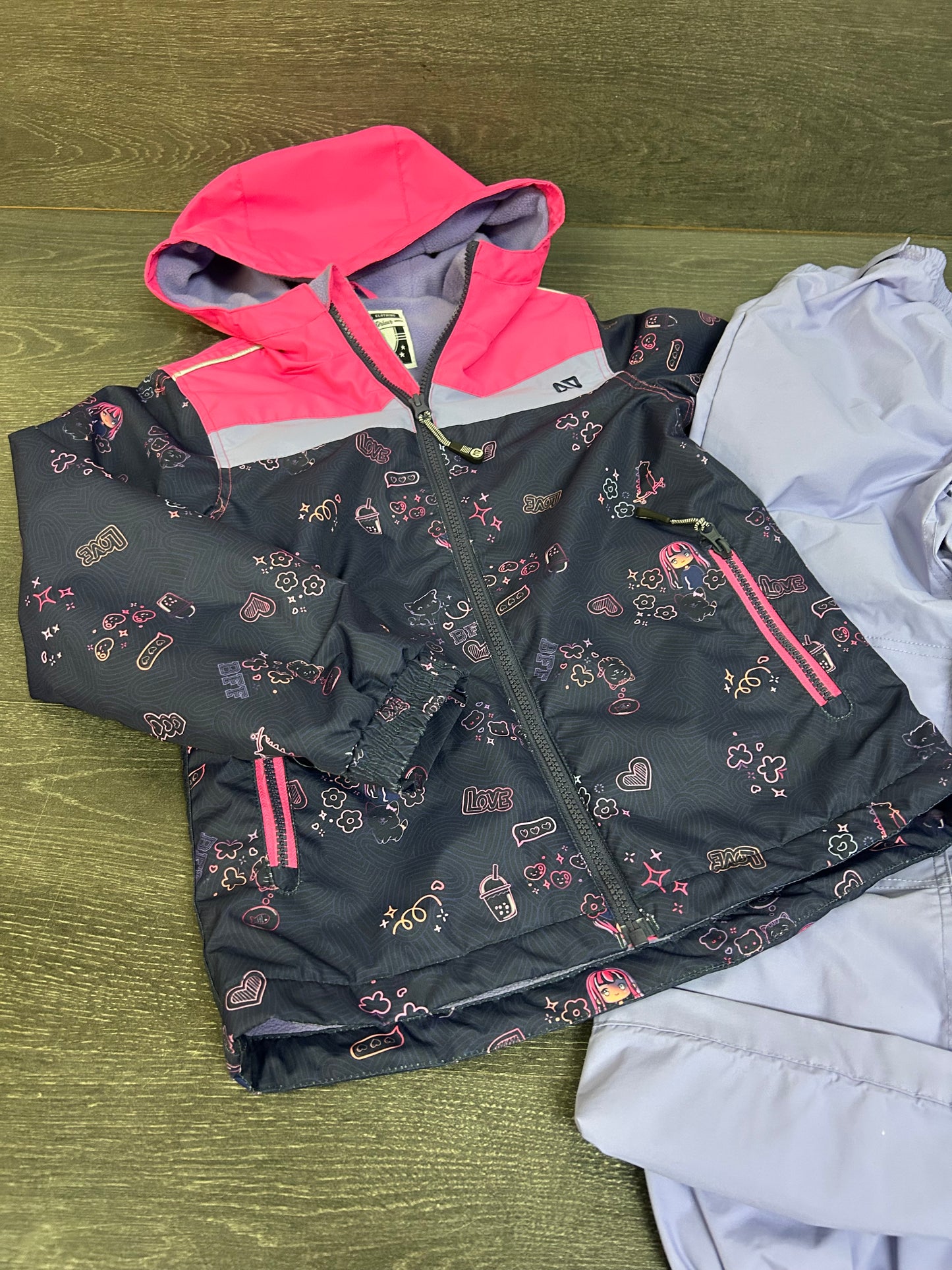 Habit Nano - 8 ans - pant neuf et manteau très bel état