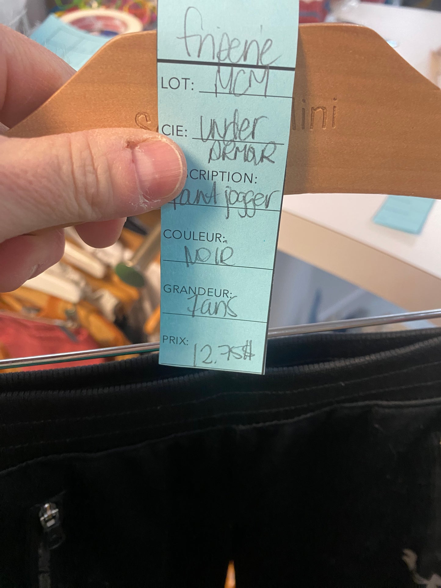 Friperie - pantalon sport - under armour - 7 ans