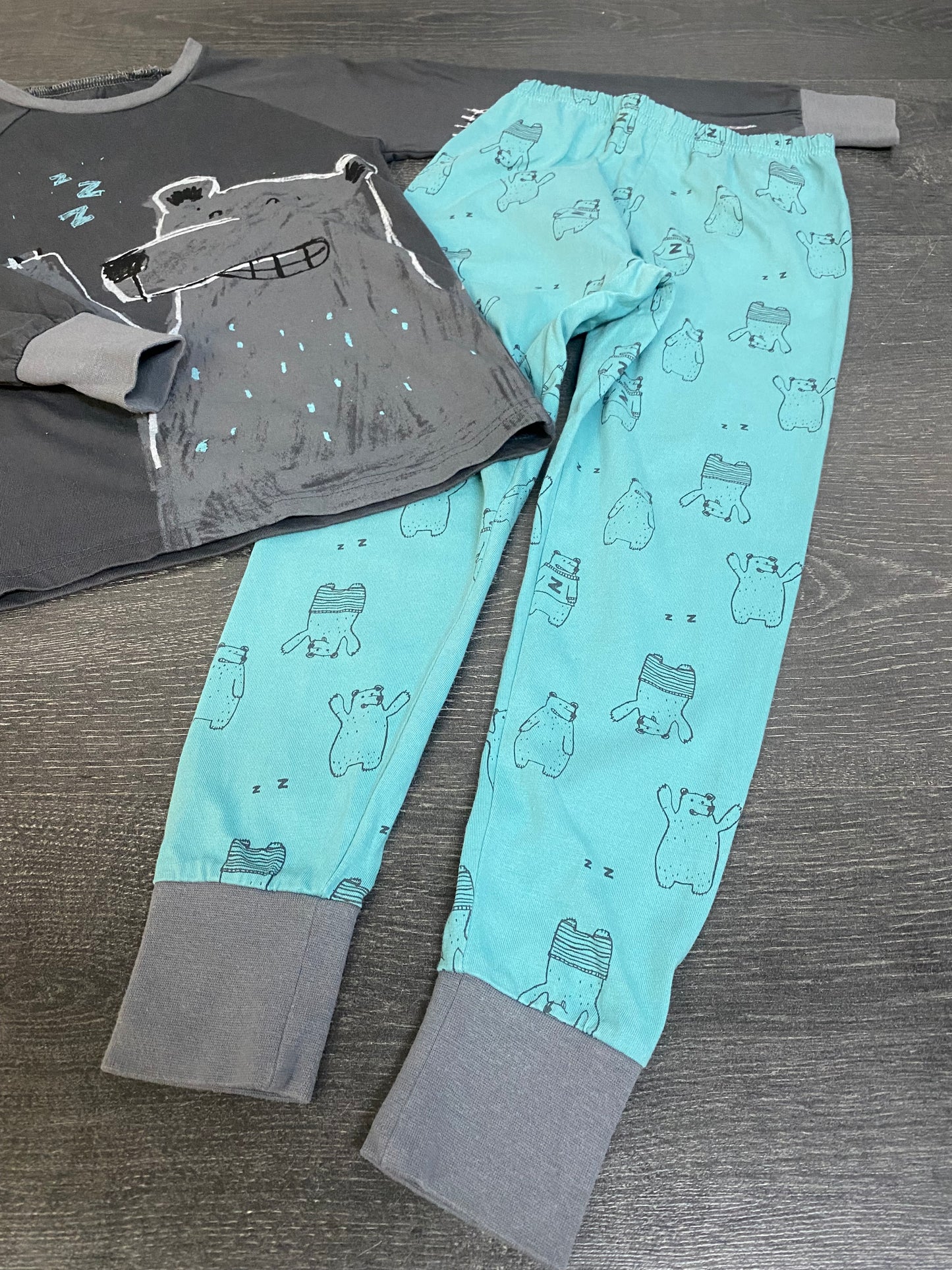 Friperie - pyjama - 6 ans - souris mini - tres bel etat