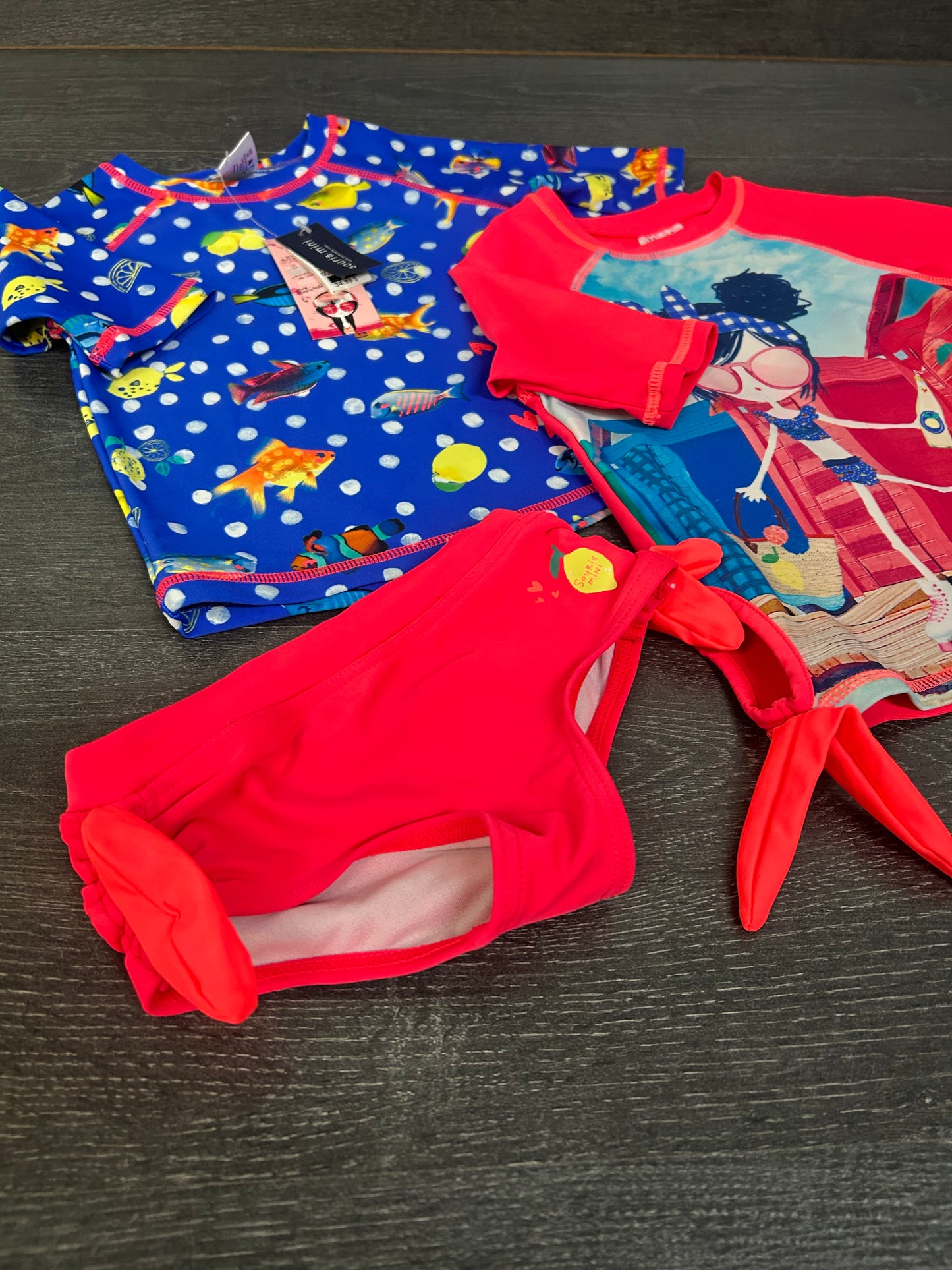 Neuf et usagé - 2 rashguard et culotte - 3 ans -